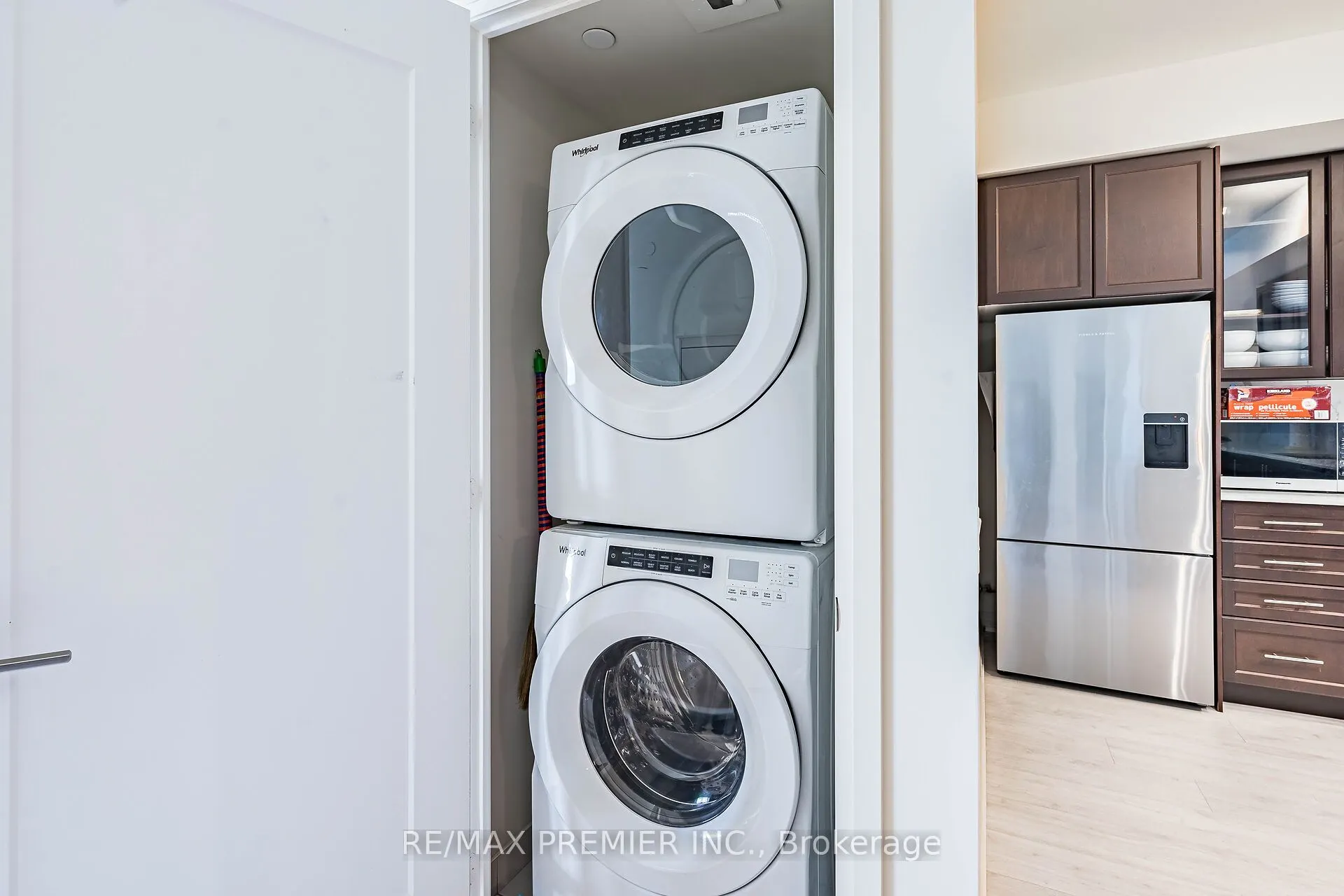 9000 Jane Street, #215