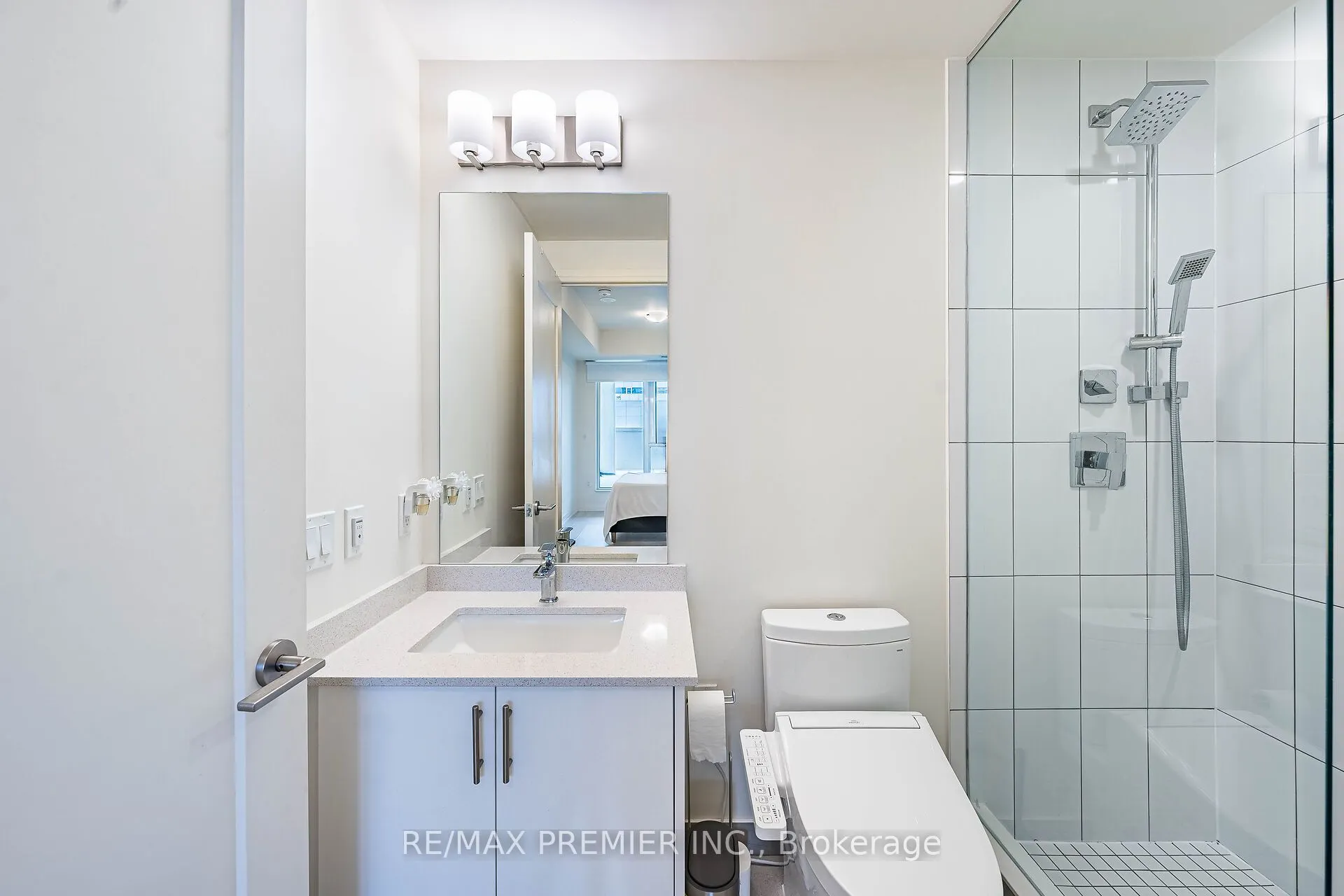 9000 Jane Street, #215