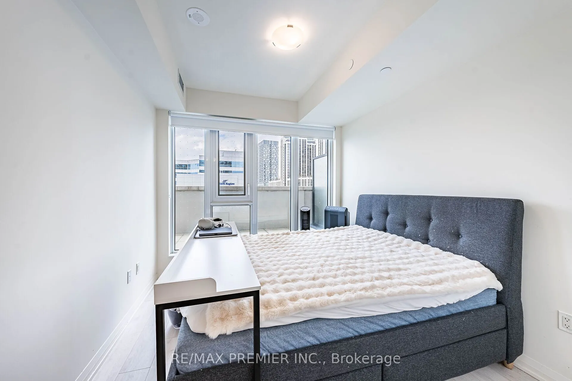 9000 Jane Street, #215