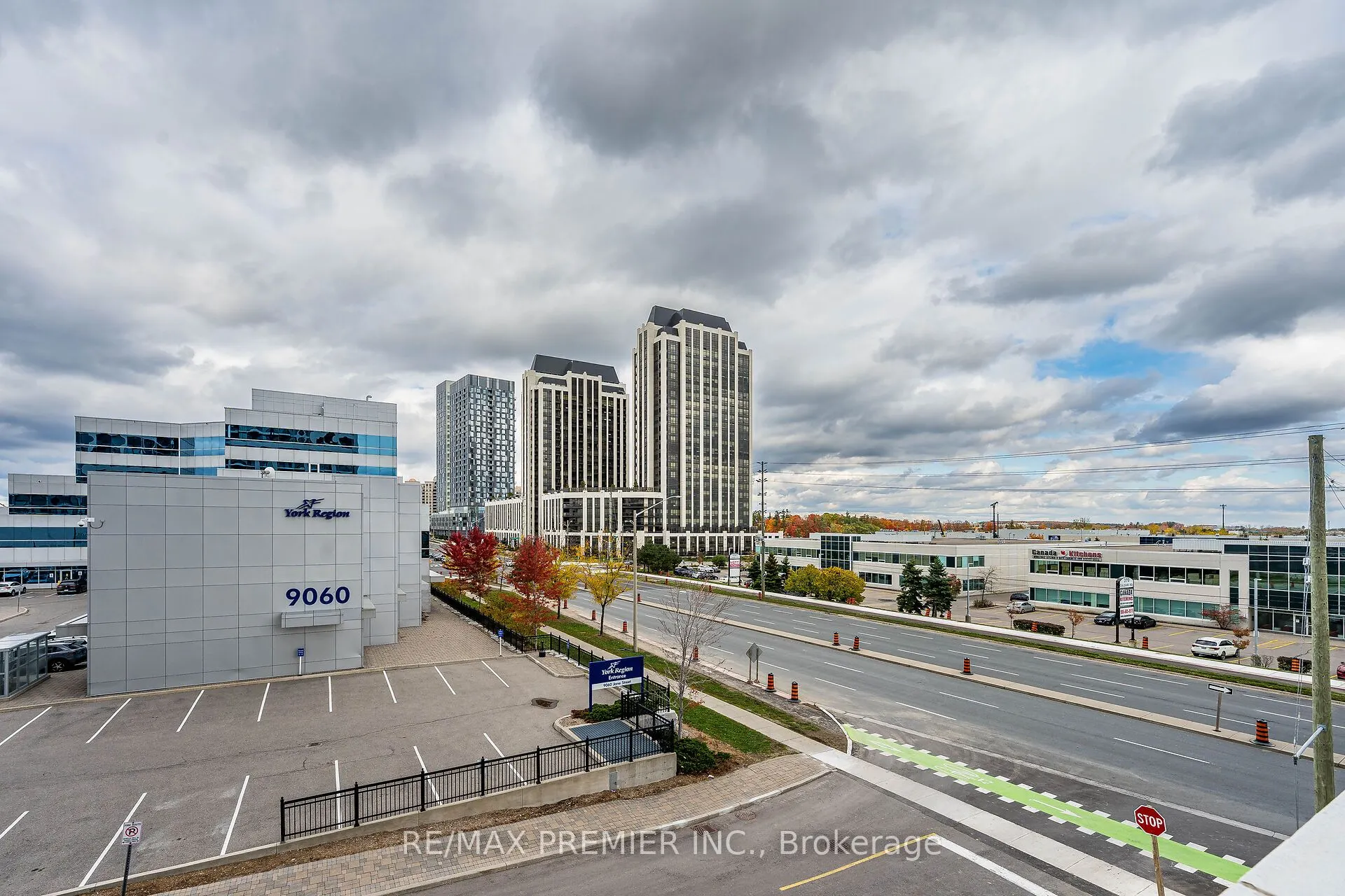 9000 Jane Street, #215