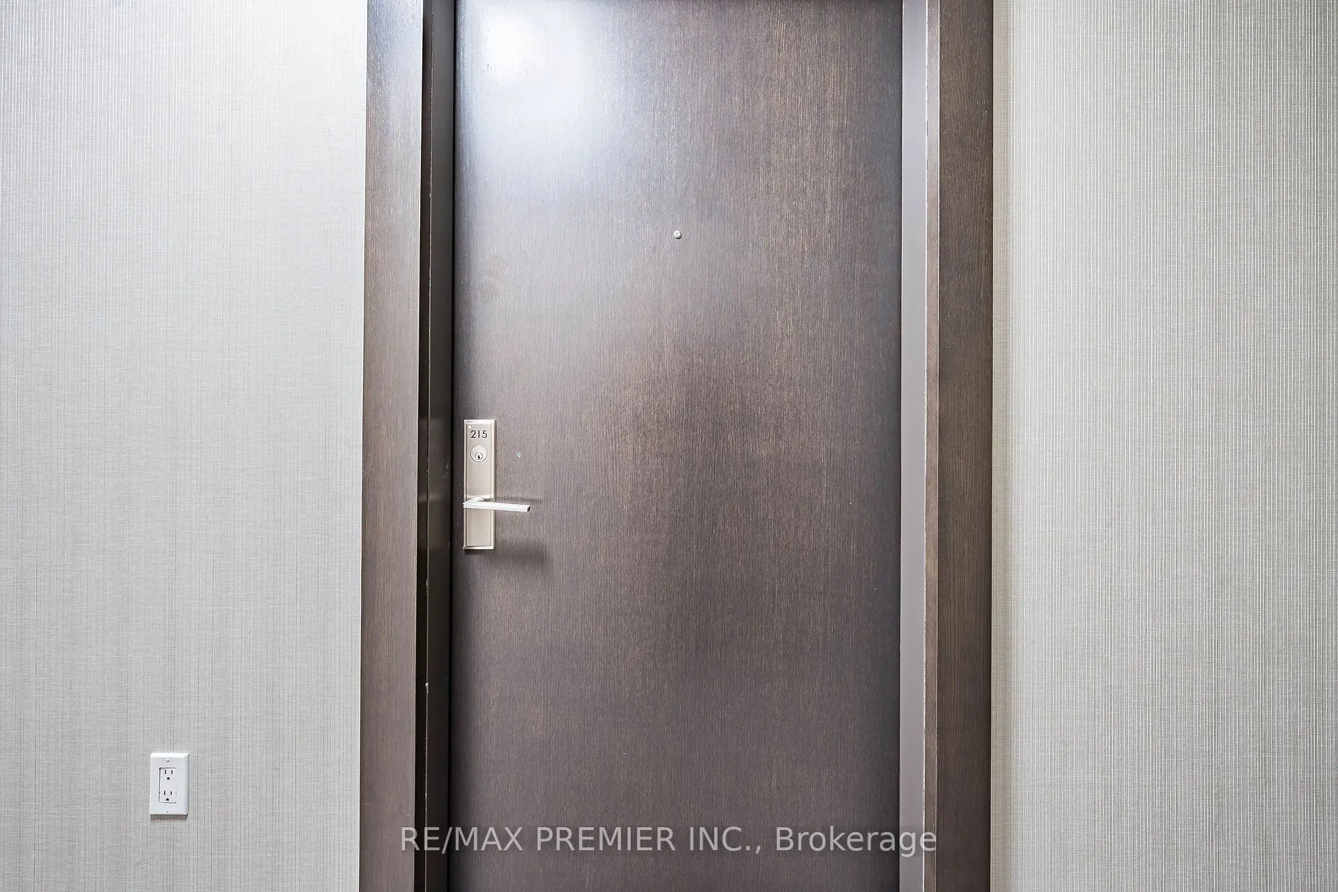 9000 Jane Street, #215