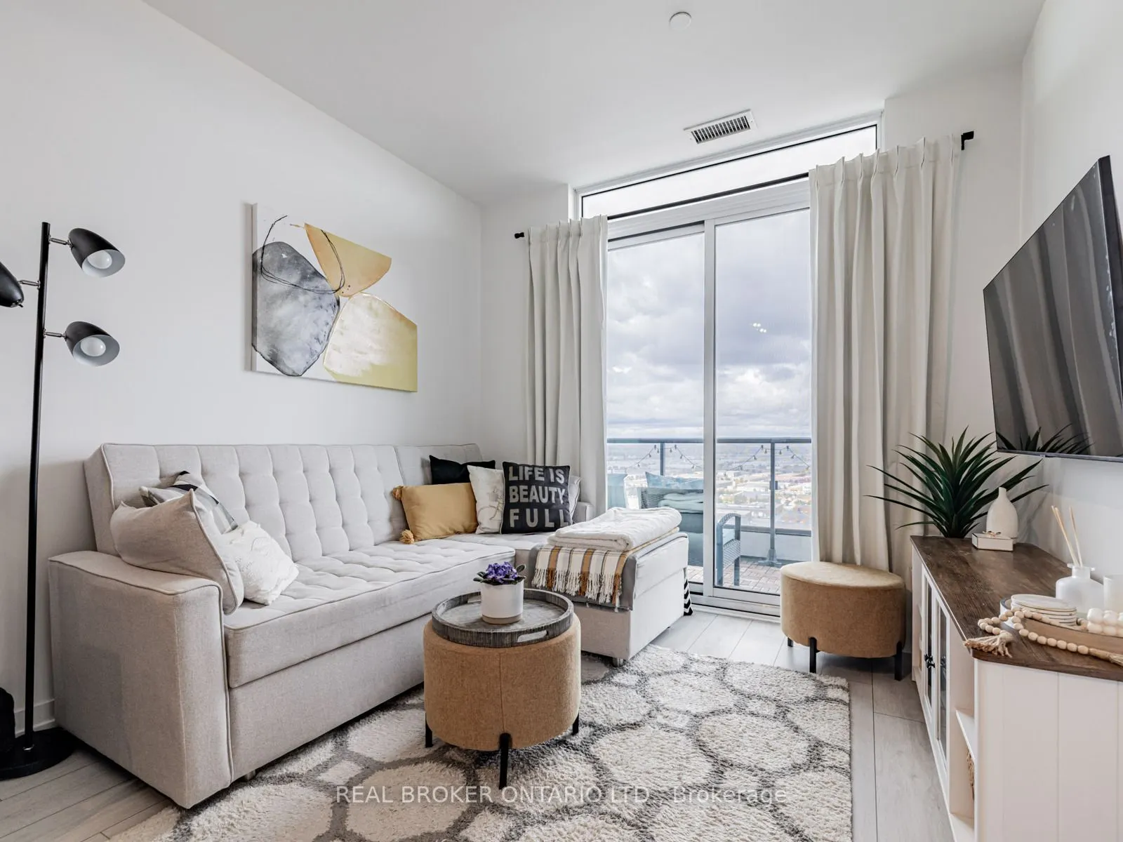 950 Portage Parkway, #2501