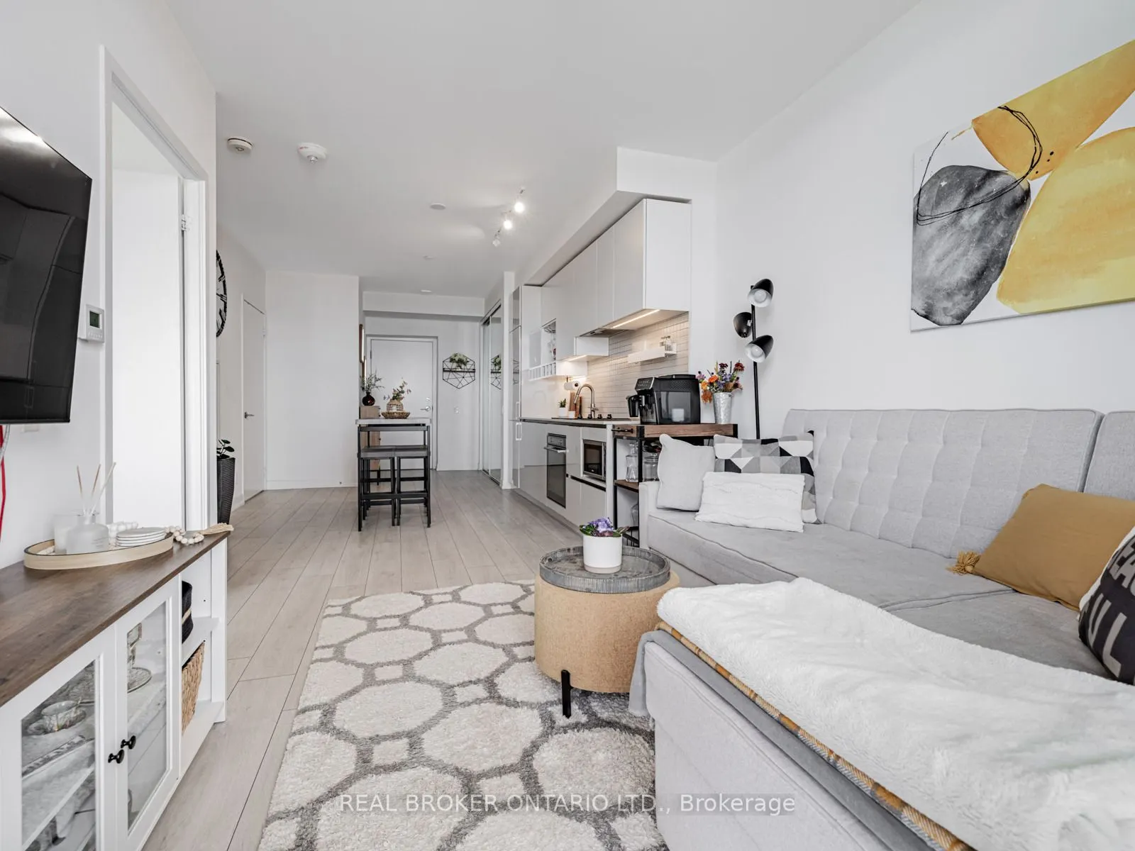 950 Portage Parkway, #2501