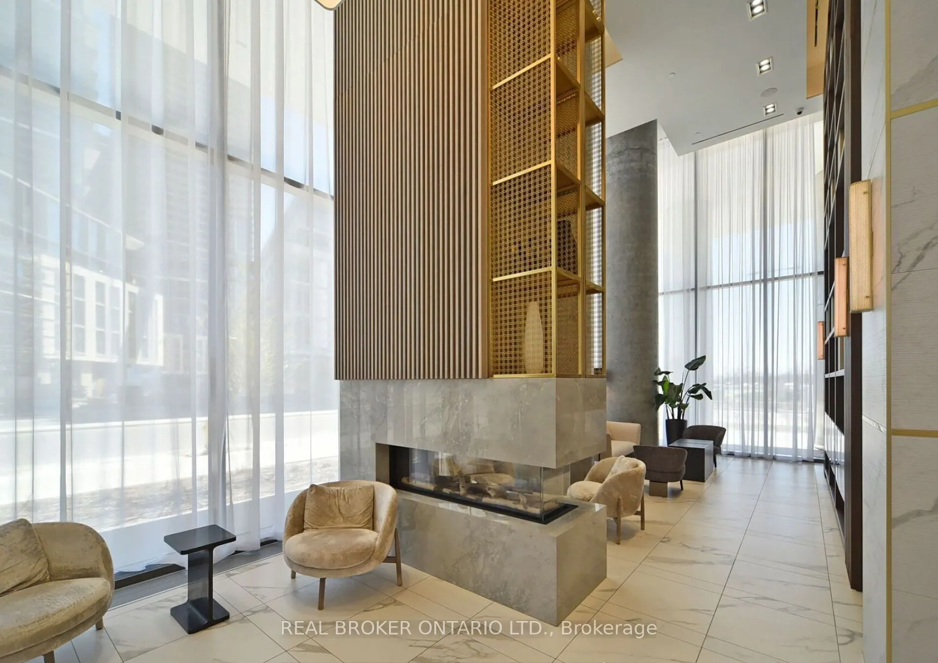 950 Portage Parkway, #2501