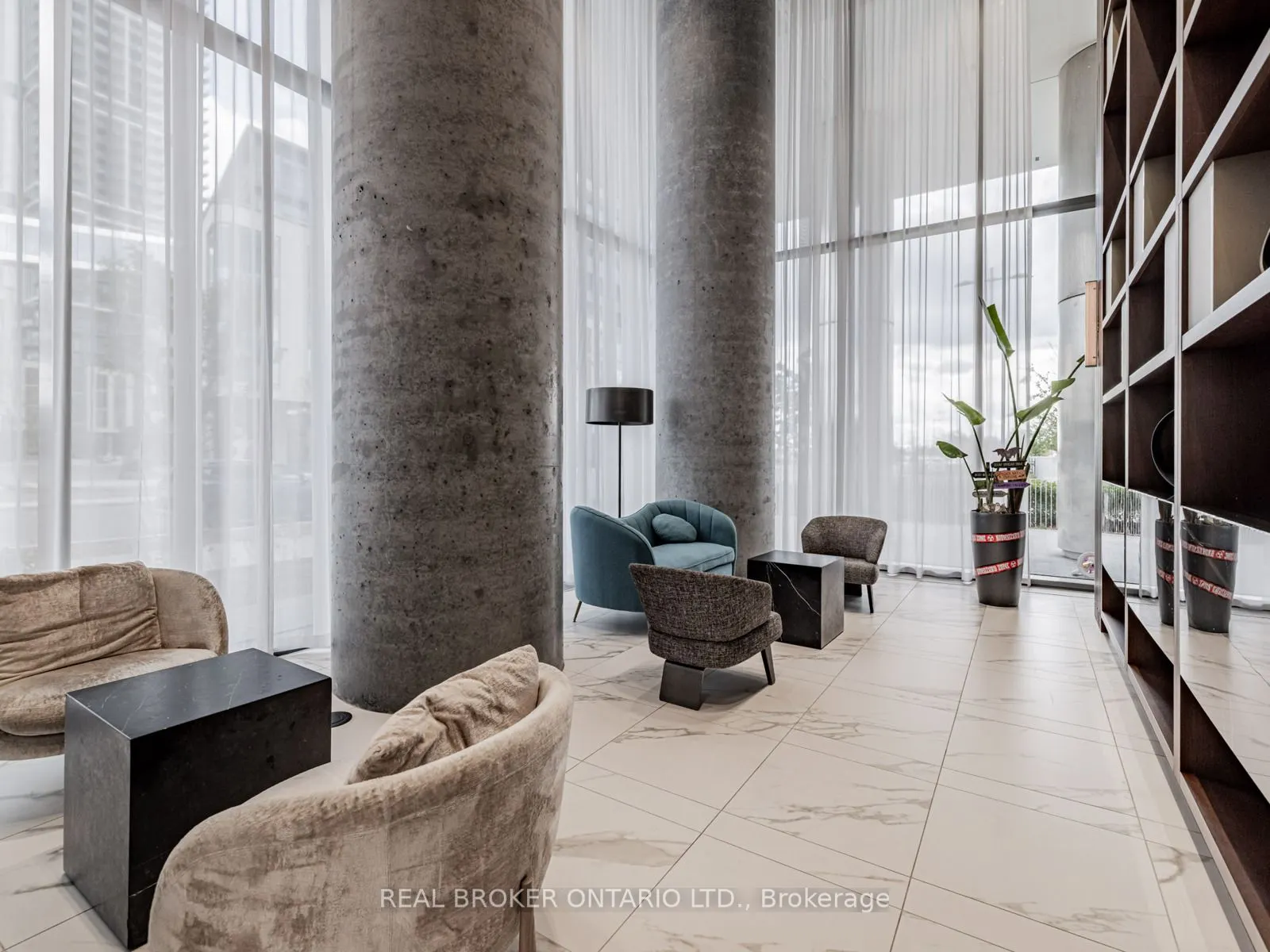 950 Portage Parkway, #2501