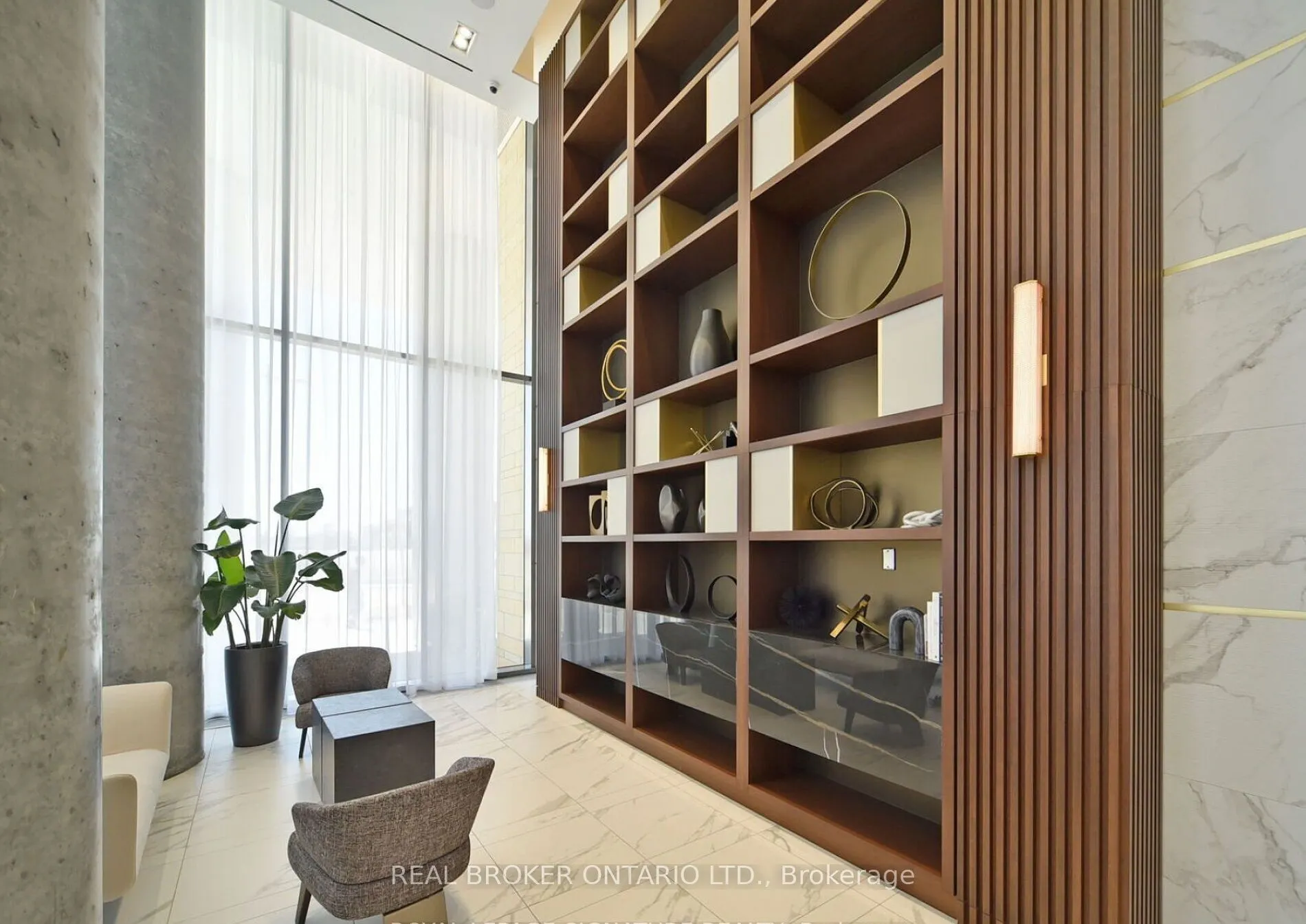 950 Portage Parkway, #2501