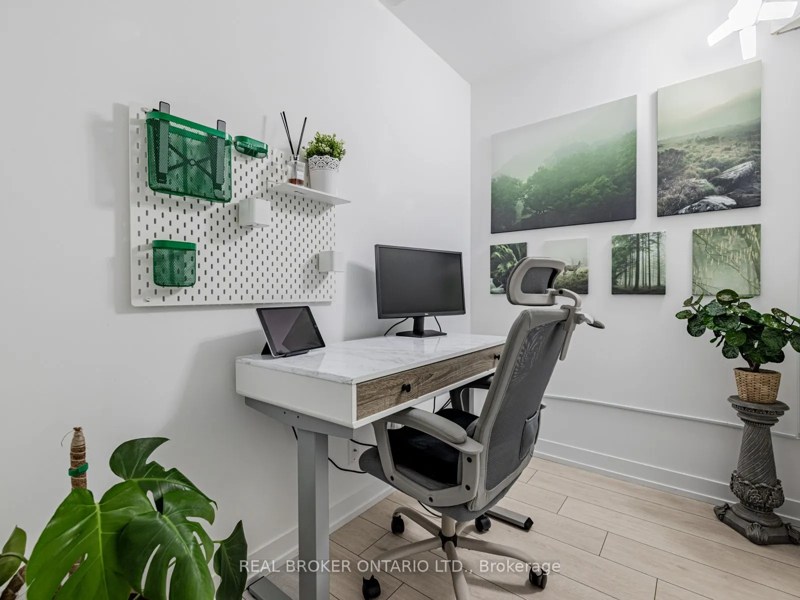 950 Portage Parkway, #2501