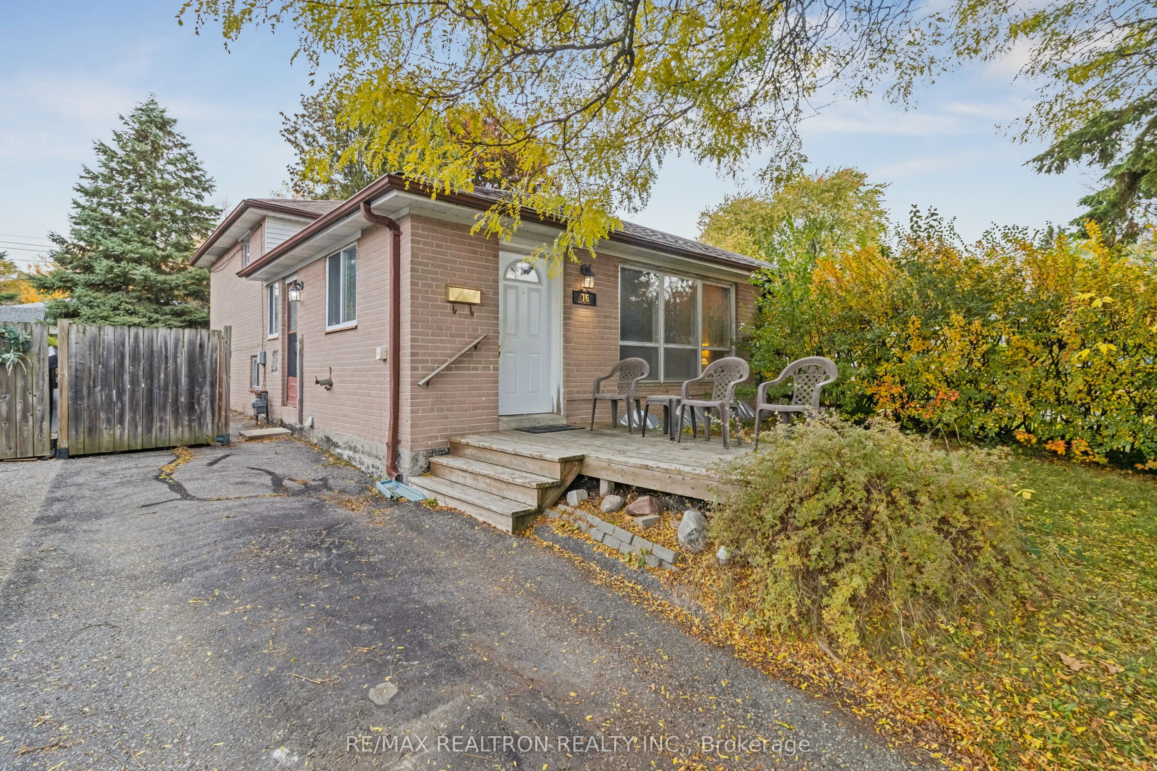 16 Foreht Crescent