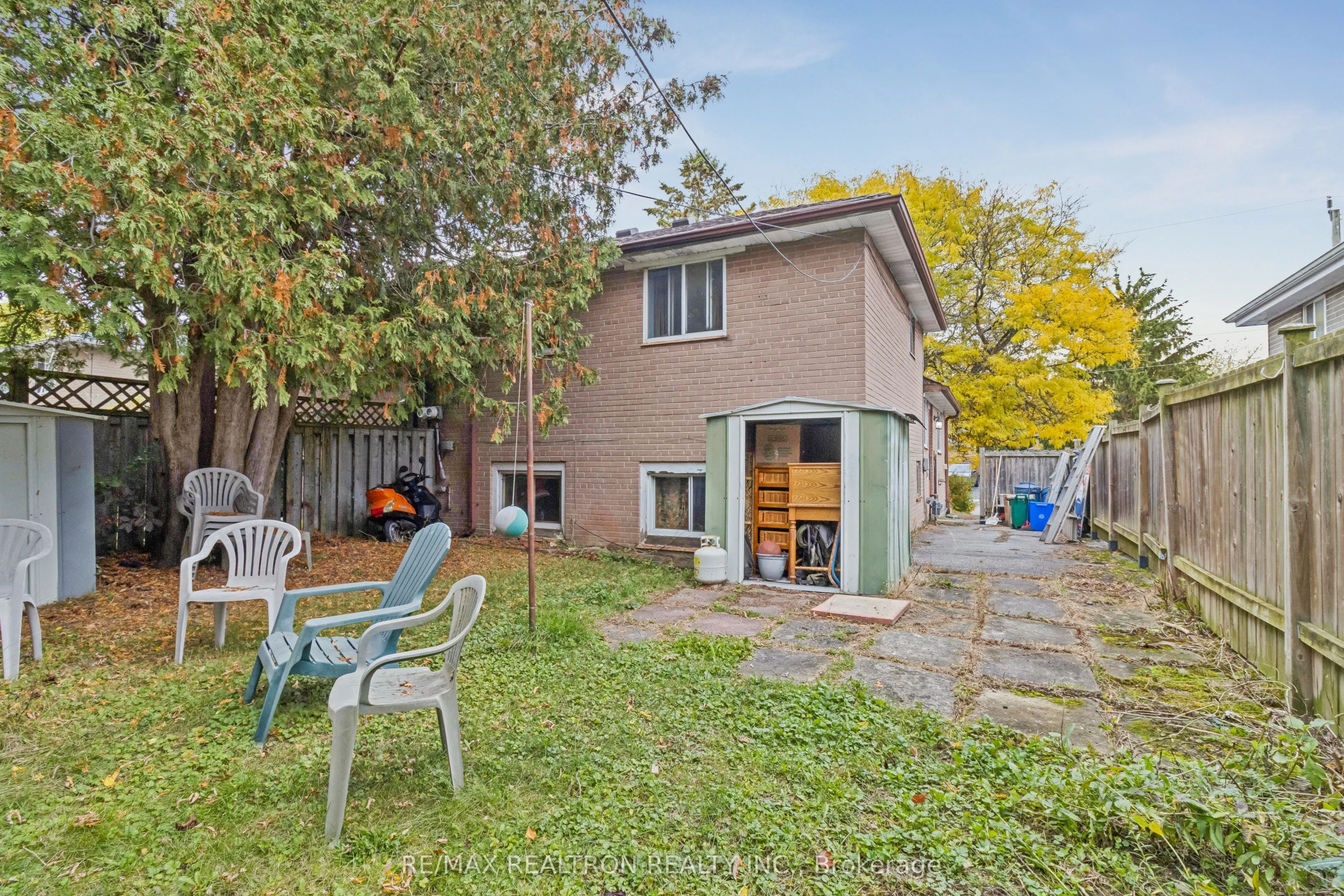 16 Foreht Crescent