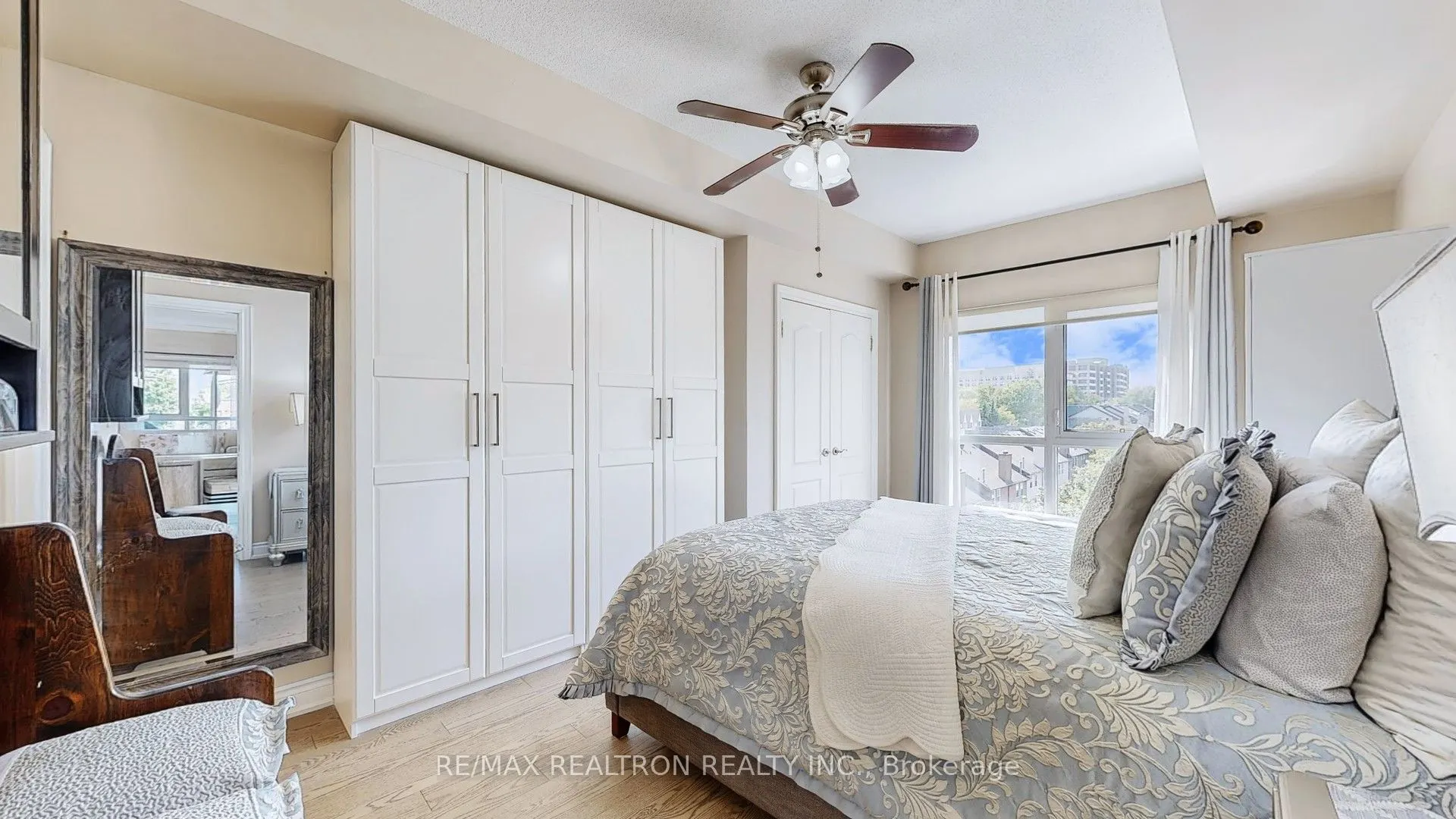 160 Woodbridge Avenue, #PH609