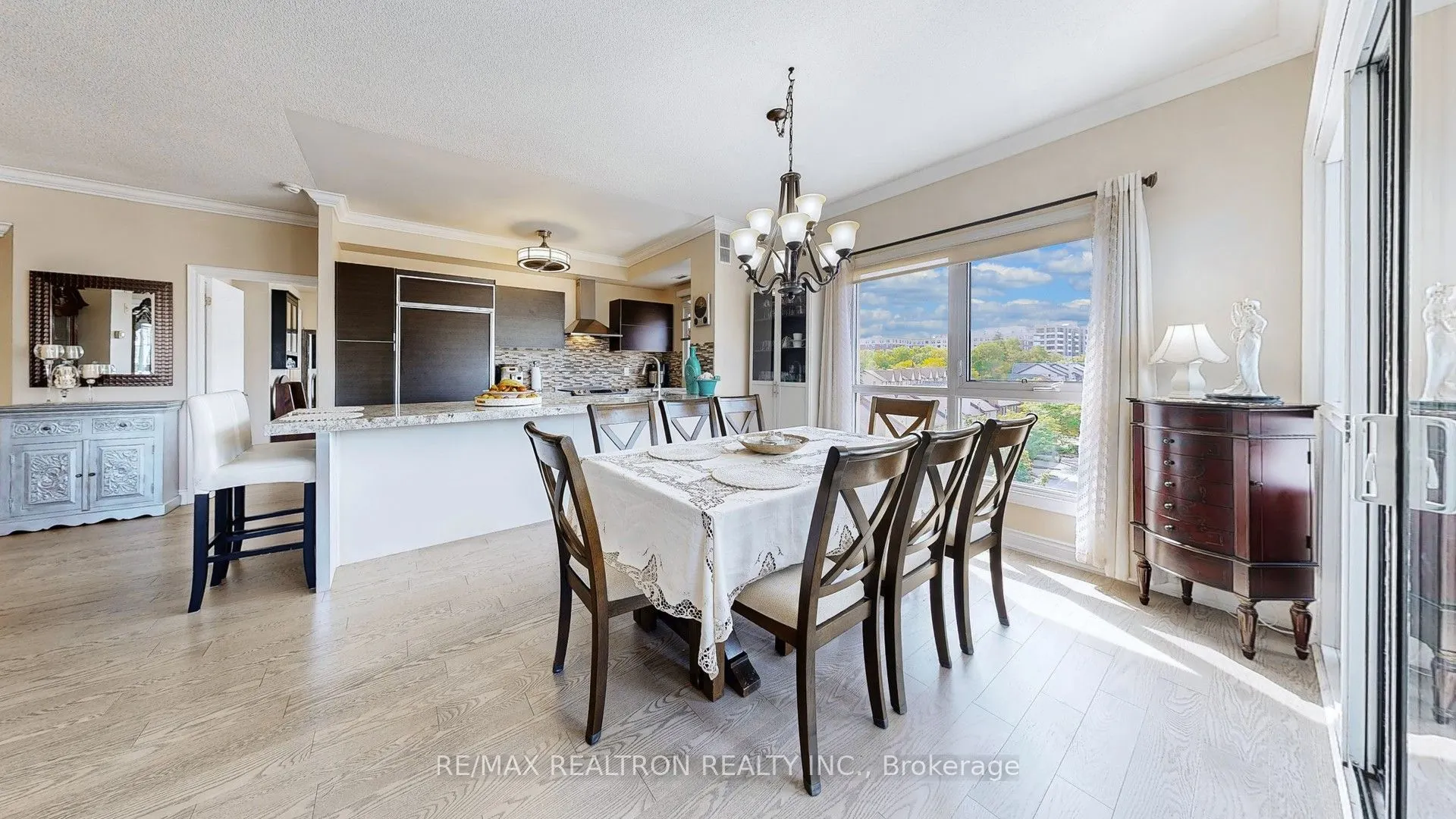 160 Woodbridge Avenue, #PH609