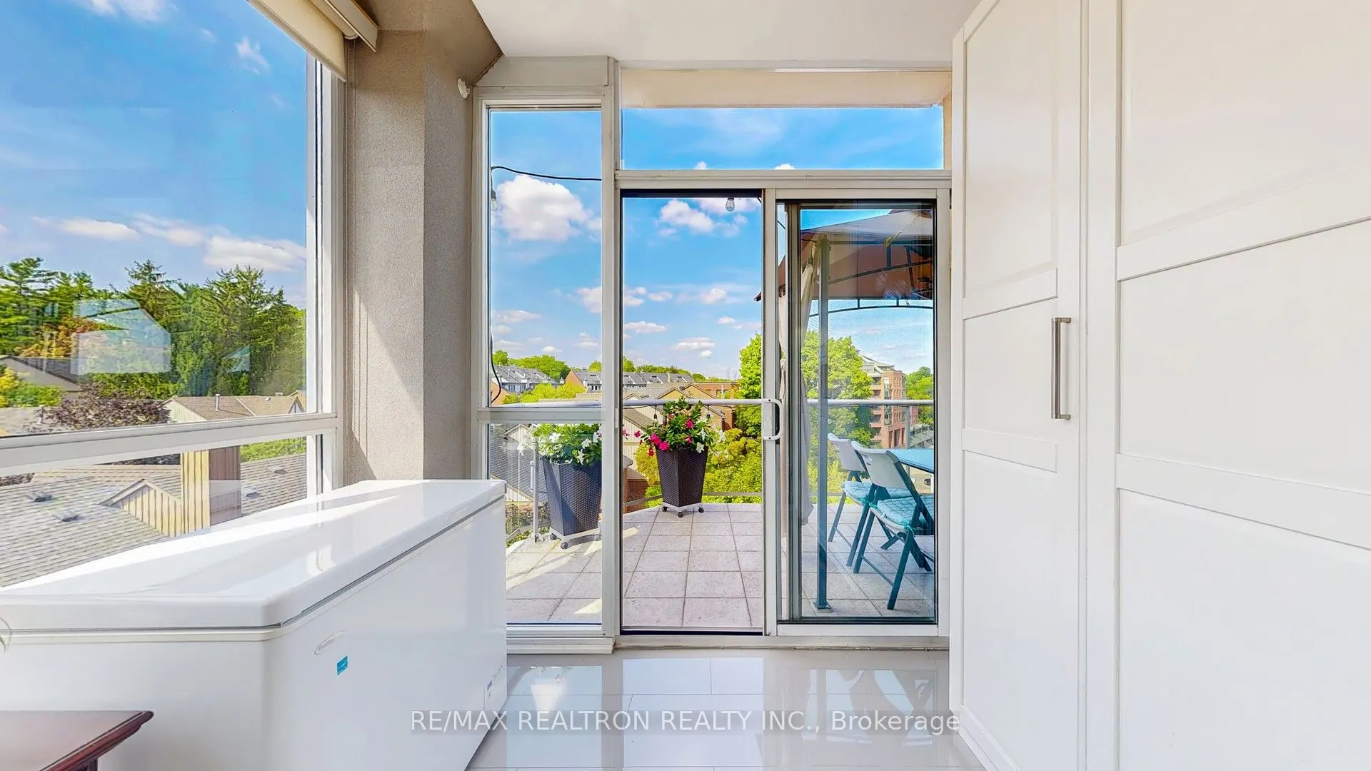 160 Woodbridge Avenue, #PH609