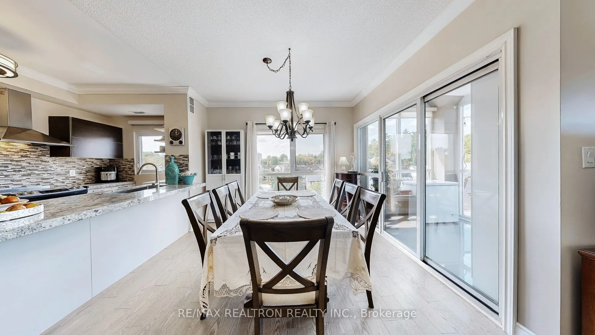 160 Woodbridge Avenue, #PH609