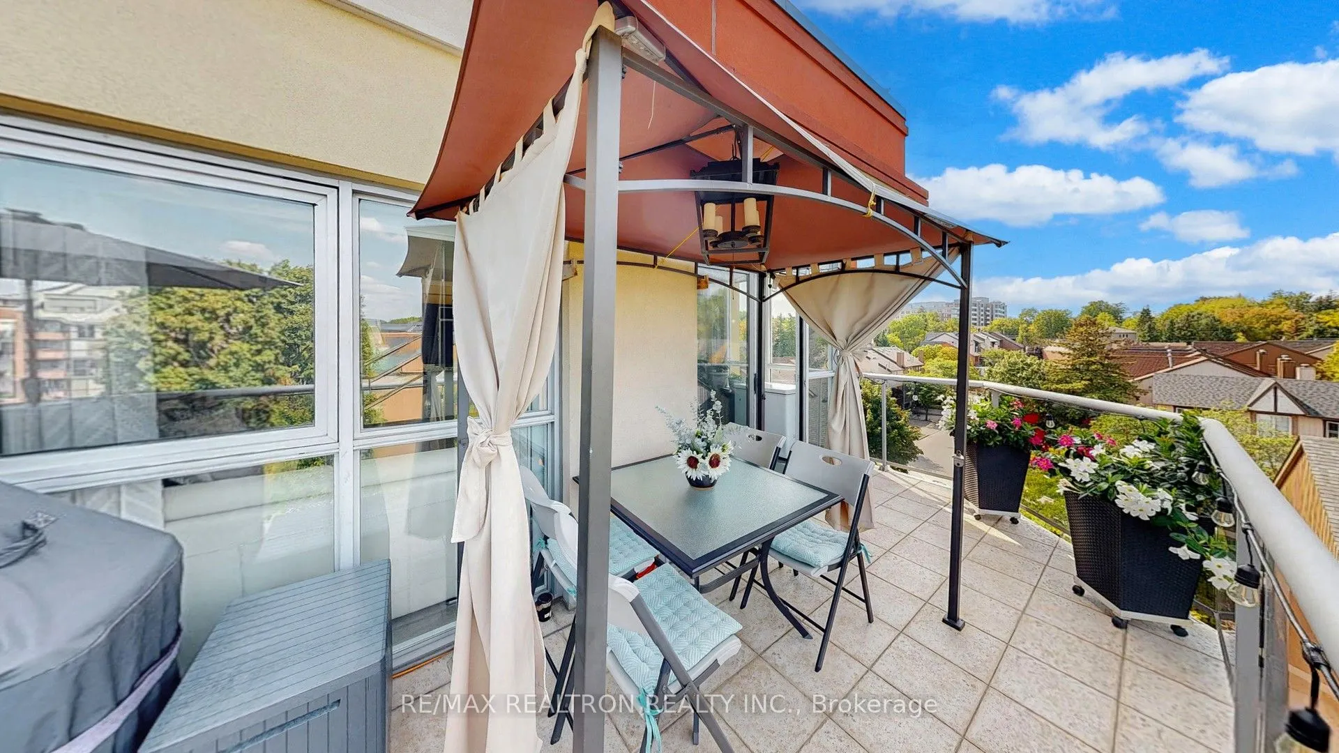 160 Woodbridge Avenue, #PH609