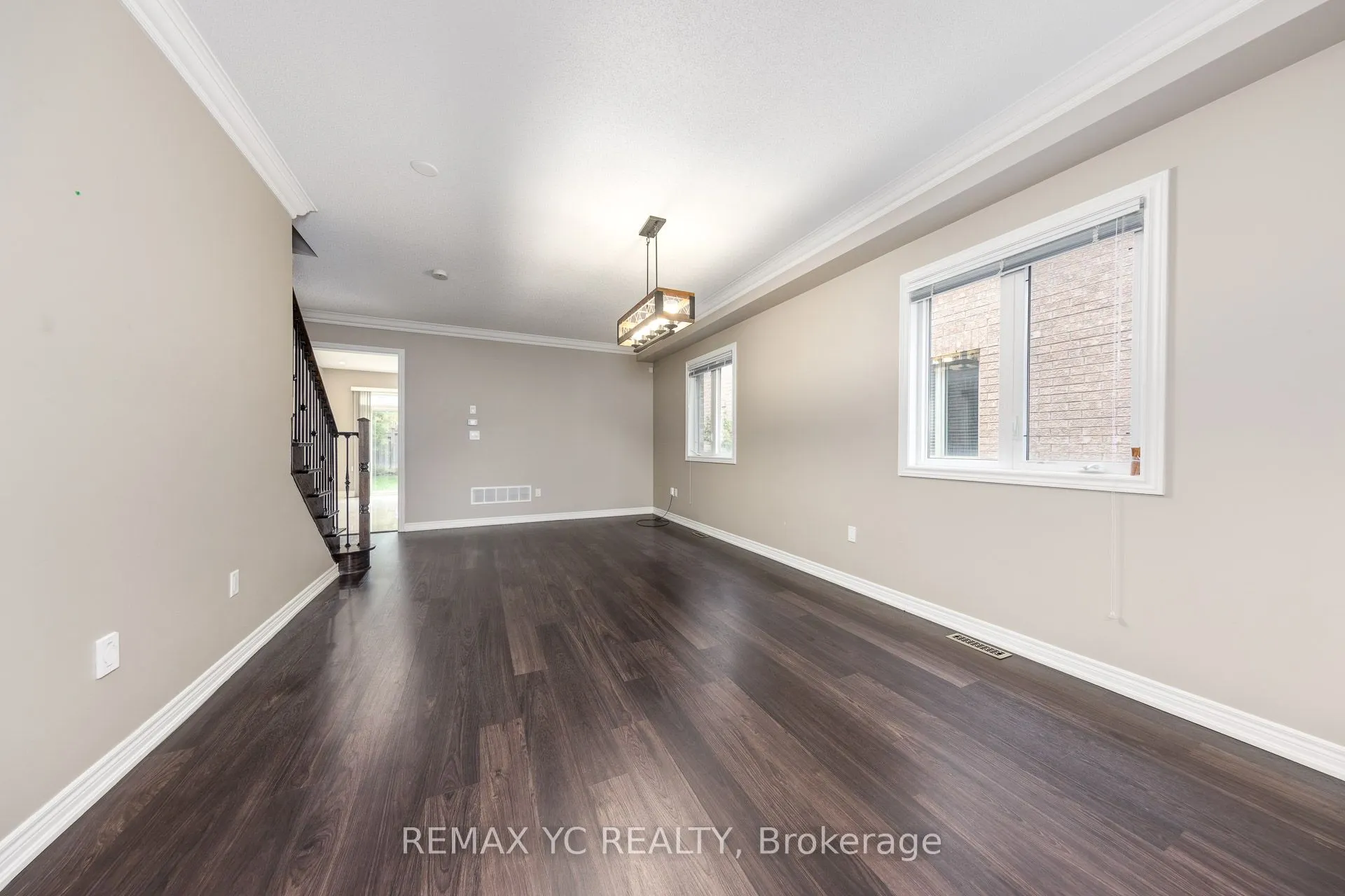 7 Riverhill Drive