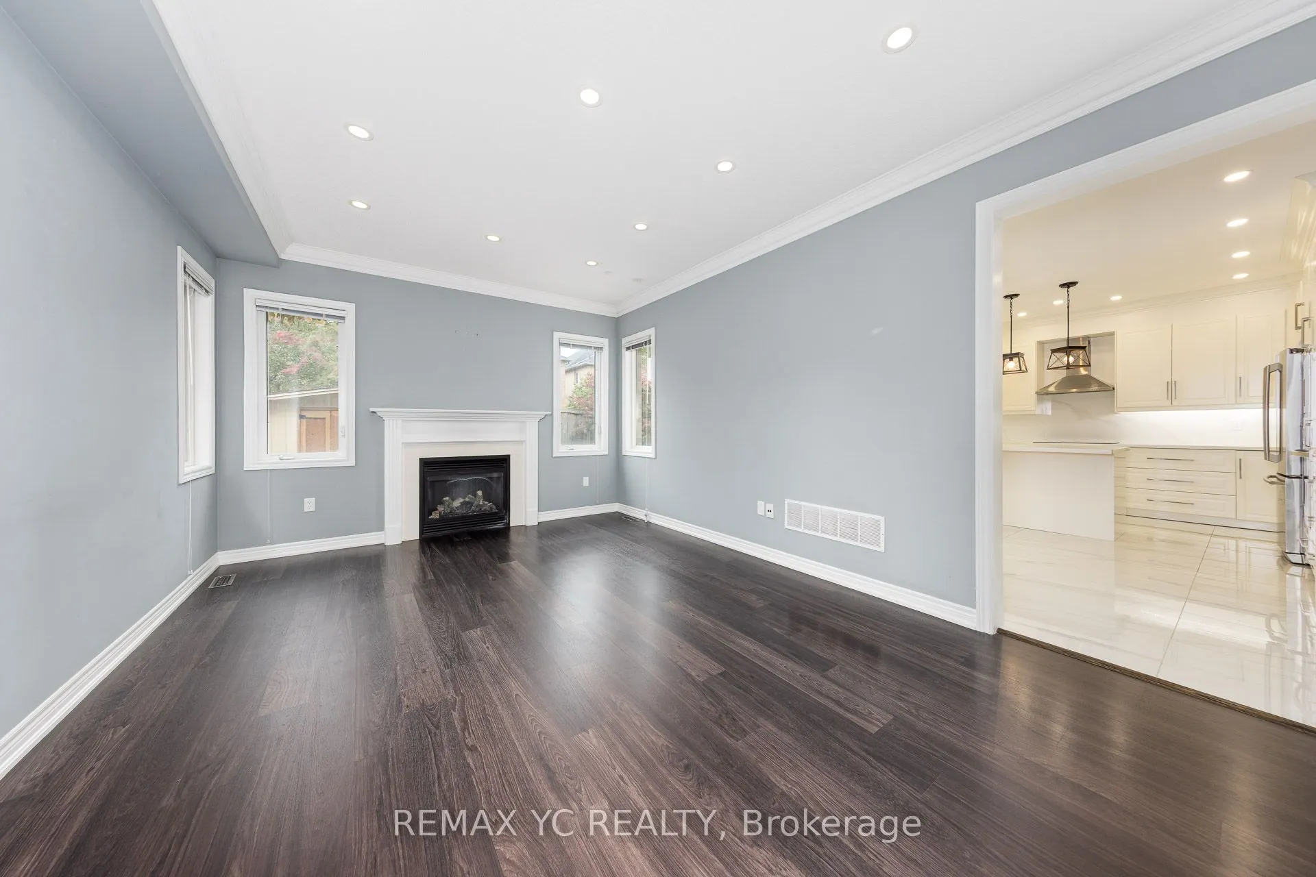 7 Riverhill Drive