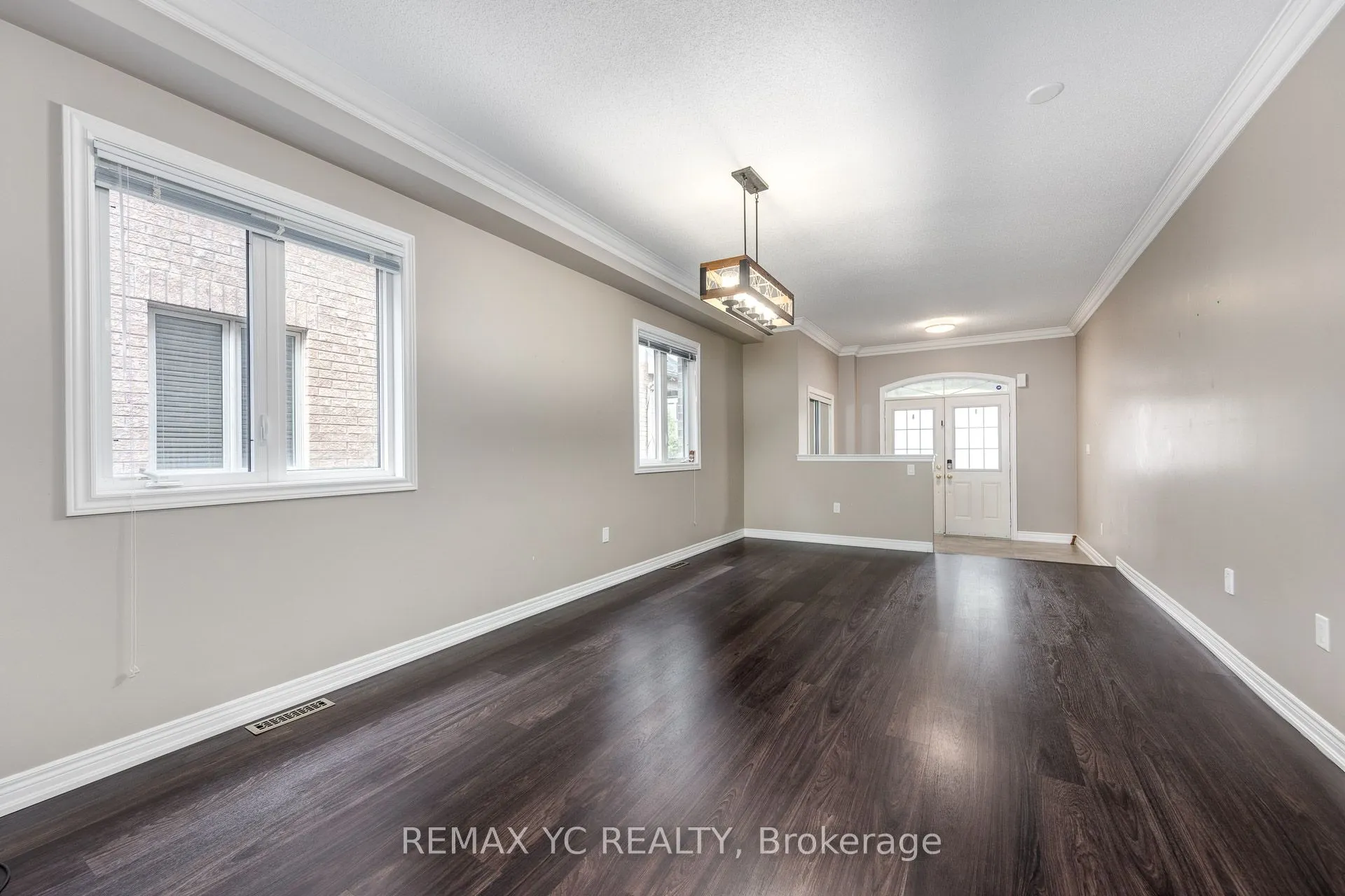 7 Riverhill Drive