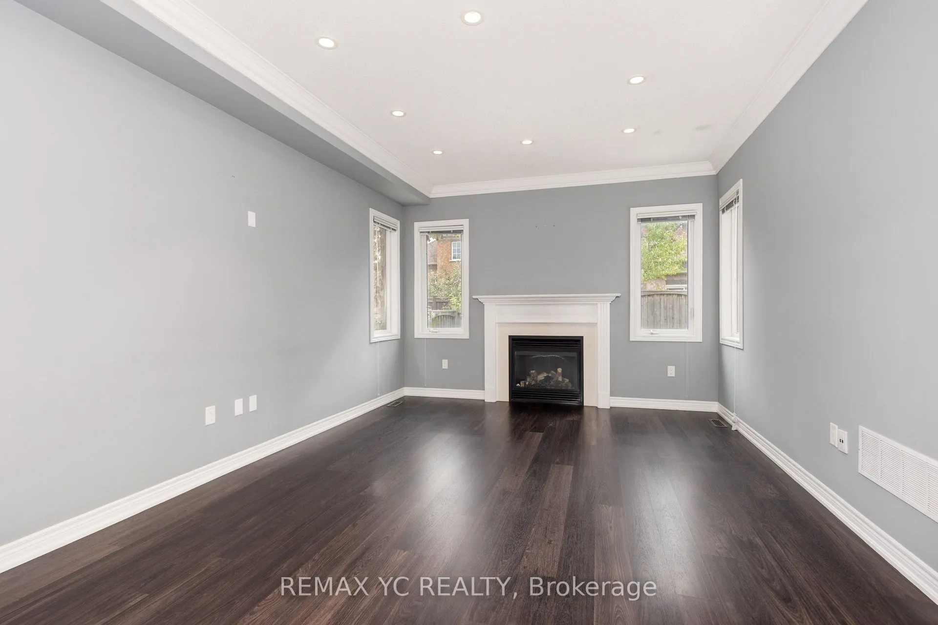 7 Riverhill Drive