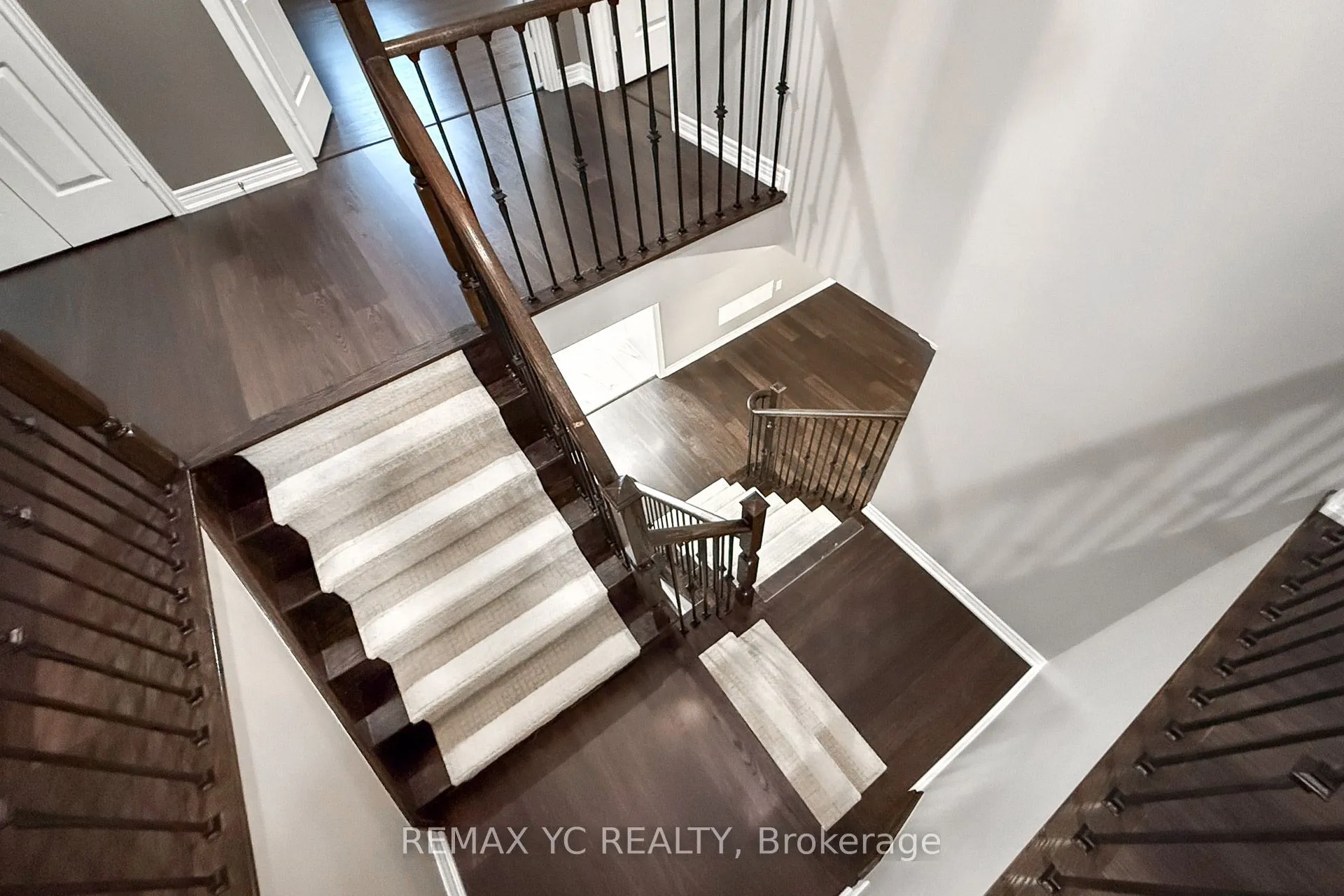 7 Riverhill Drive