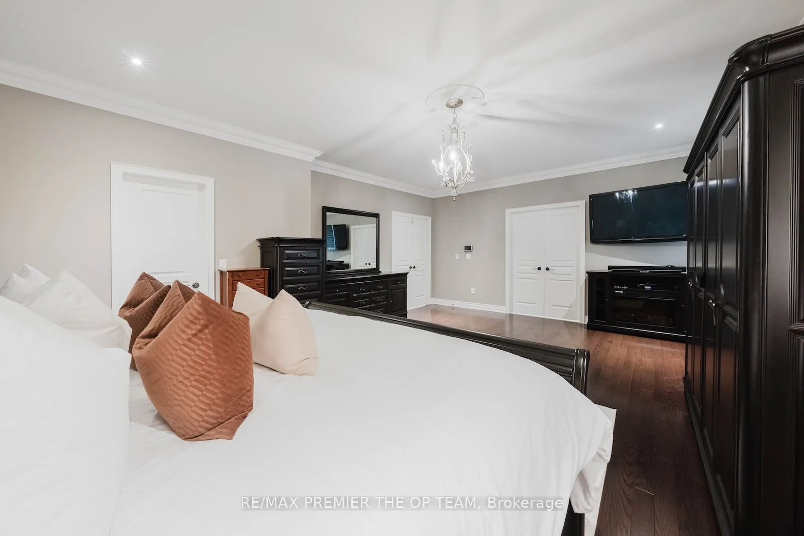 226 Via Borghese Street