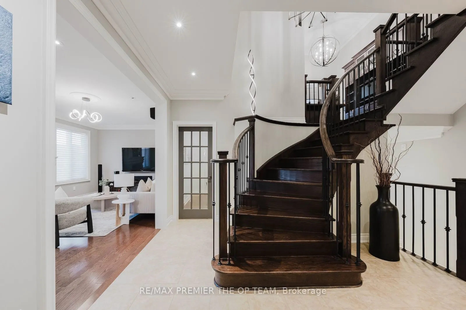 226 Via Borghese Street