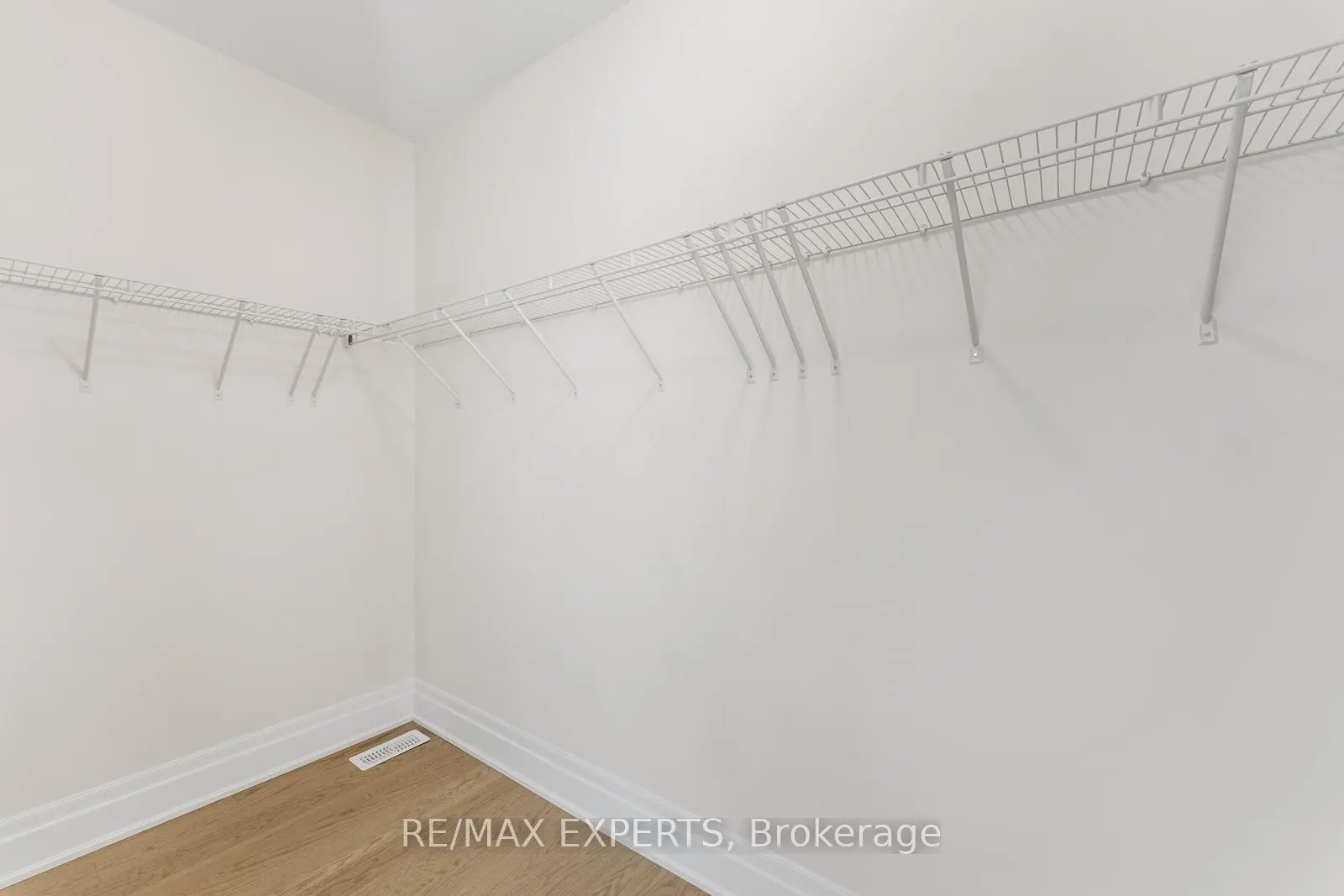 17 Saxby Farm Avenue