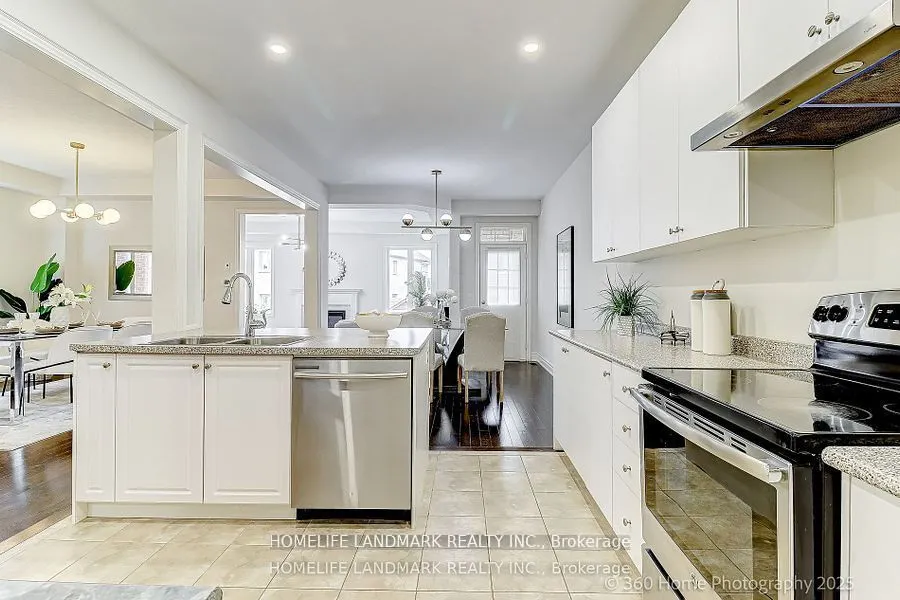 16 Beechborough Crescent