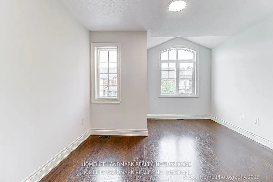 16 Beechborough Crescent