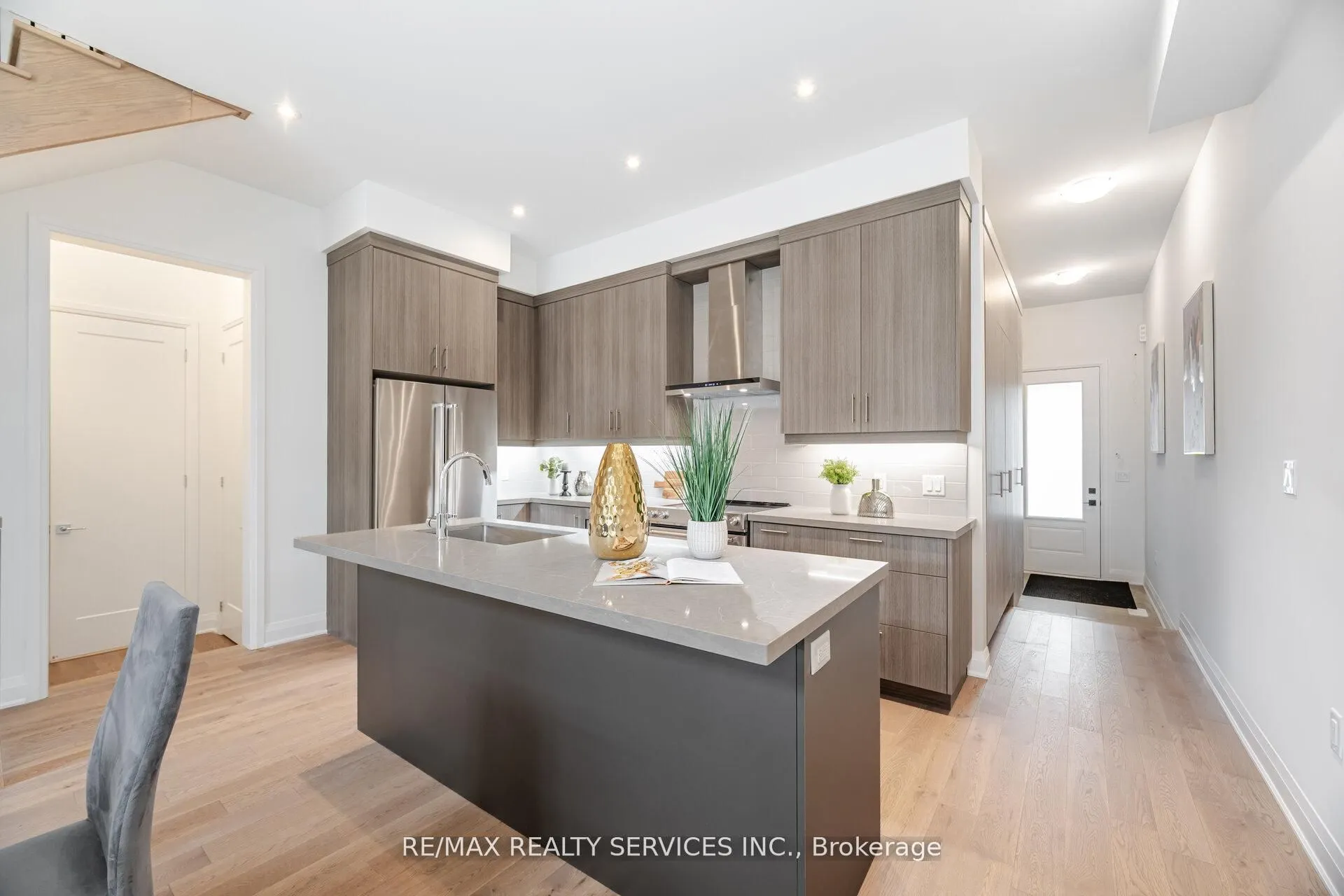 8 Lois Torrance Trail