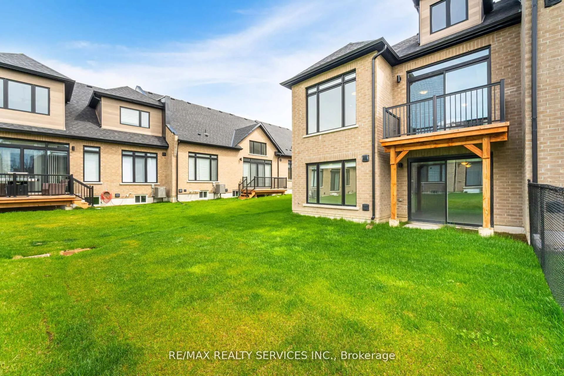 8 Lois Torrance Trail