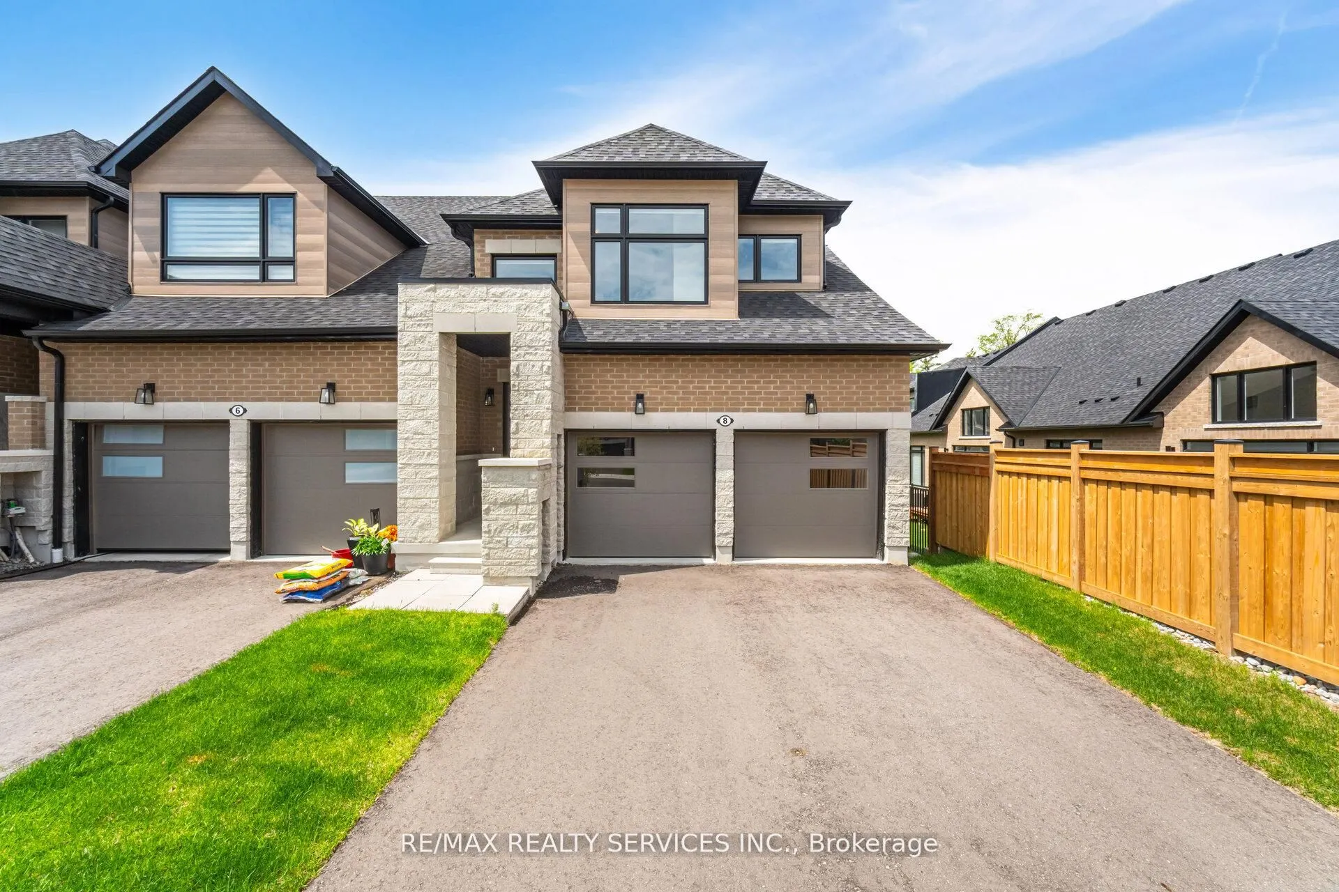 8 Lois Torrance Trail