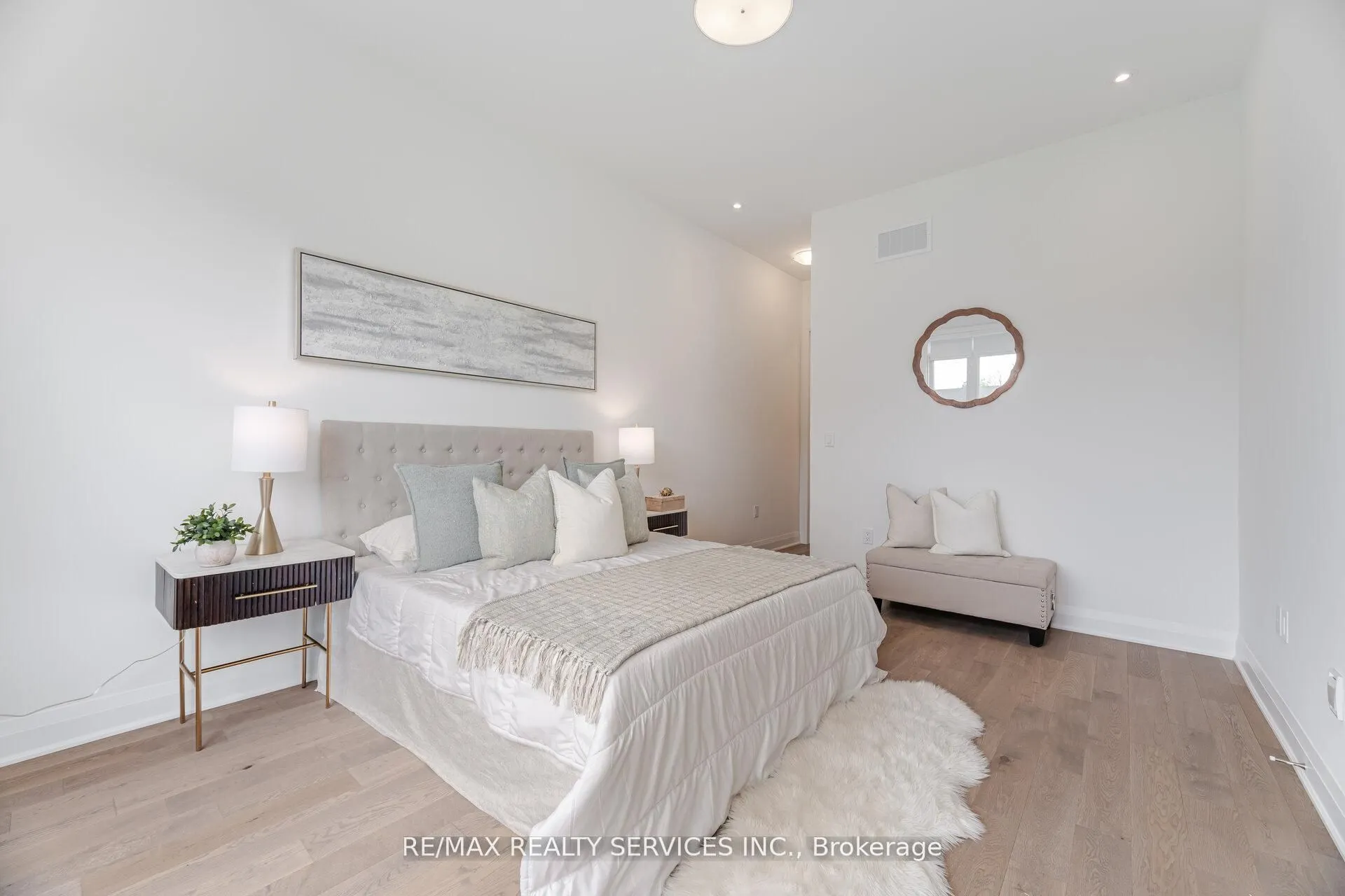 8 Lois Torrance Trail