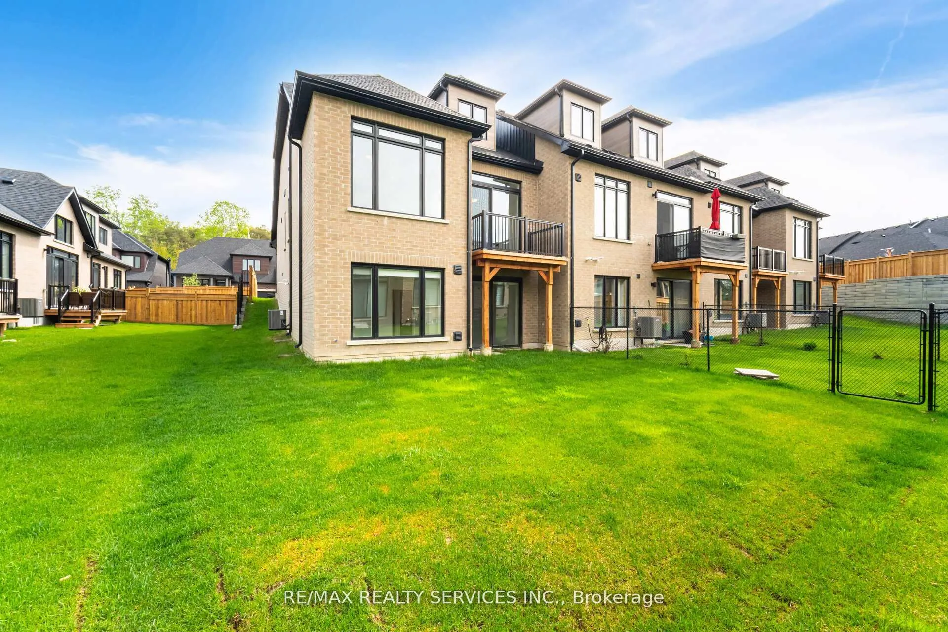 8 Lois Torrance Trail