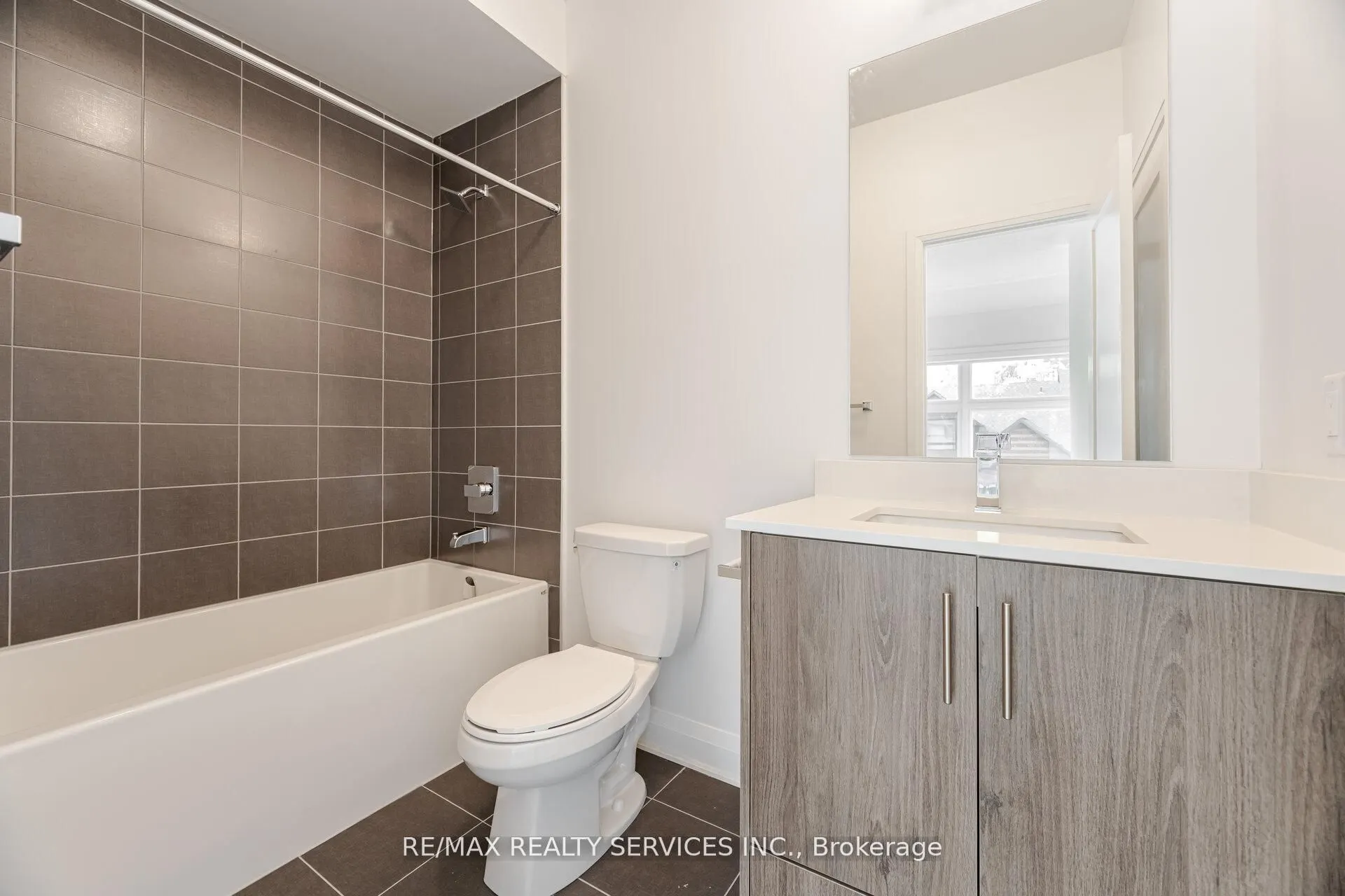 8 Lois Torrance Trail