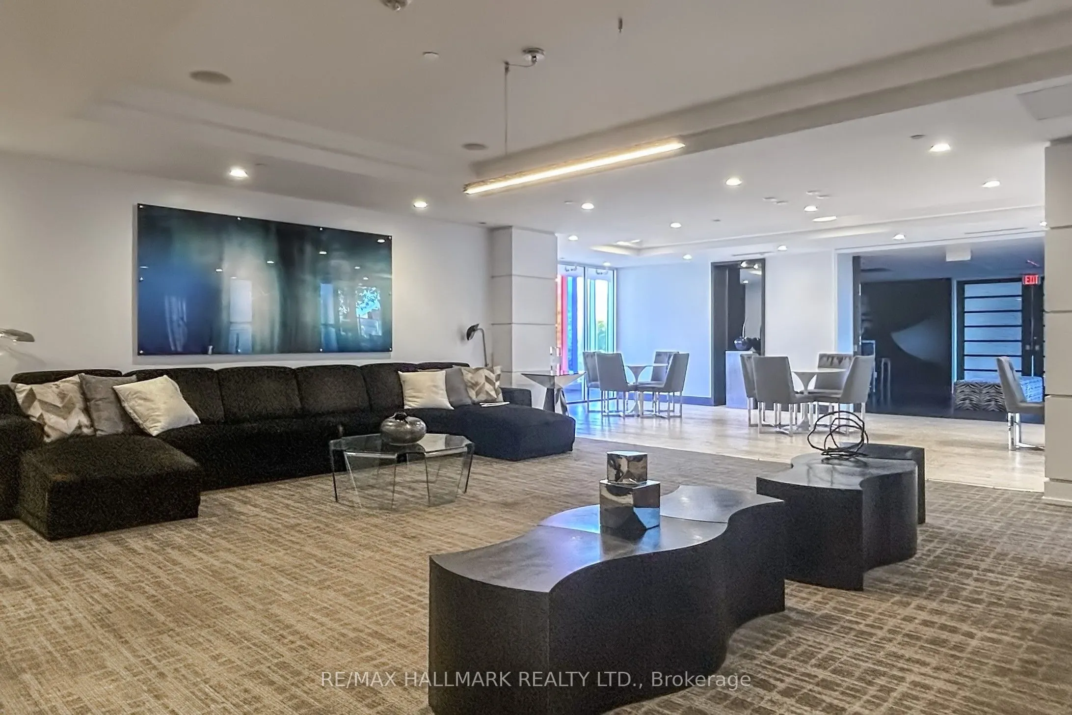 9471 Yonge Street, #327