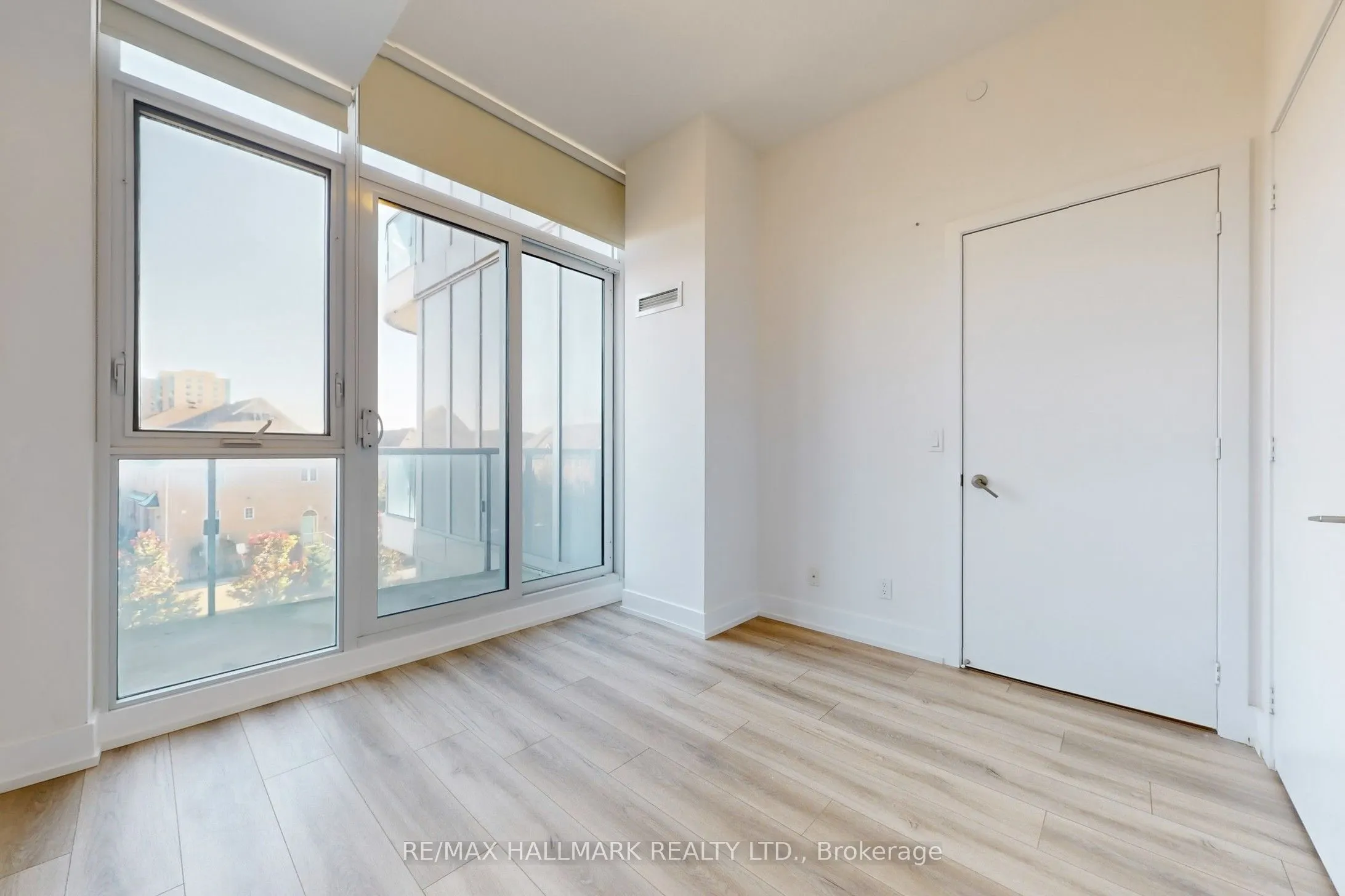 9471 Yonge Street, #327