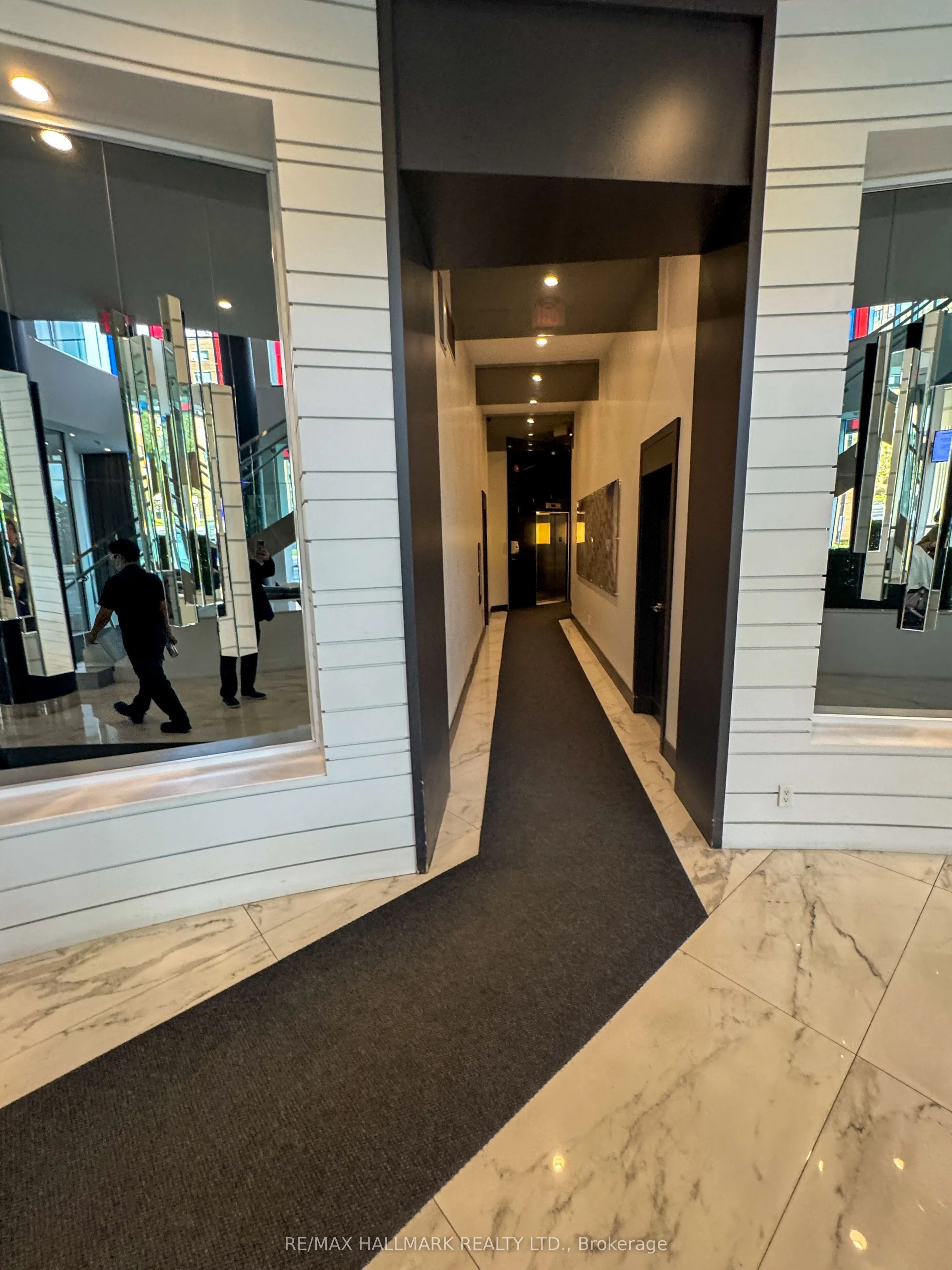 9471 Yonge Street, #327