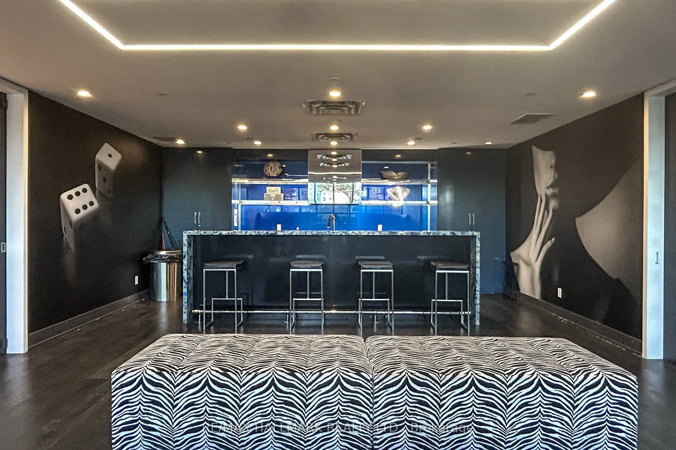 9471 Yonge Street, #327