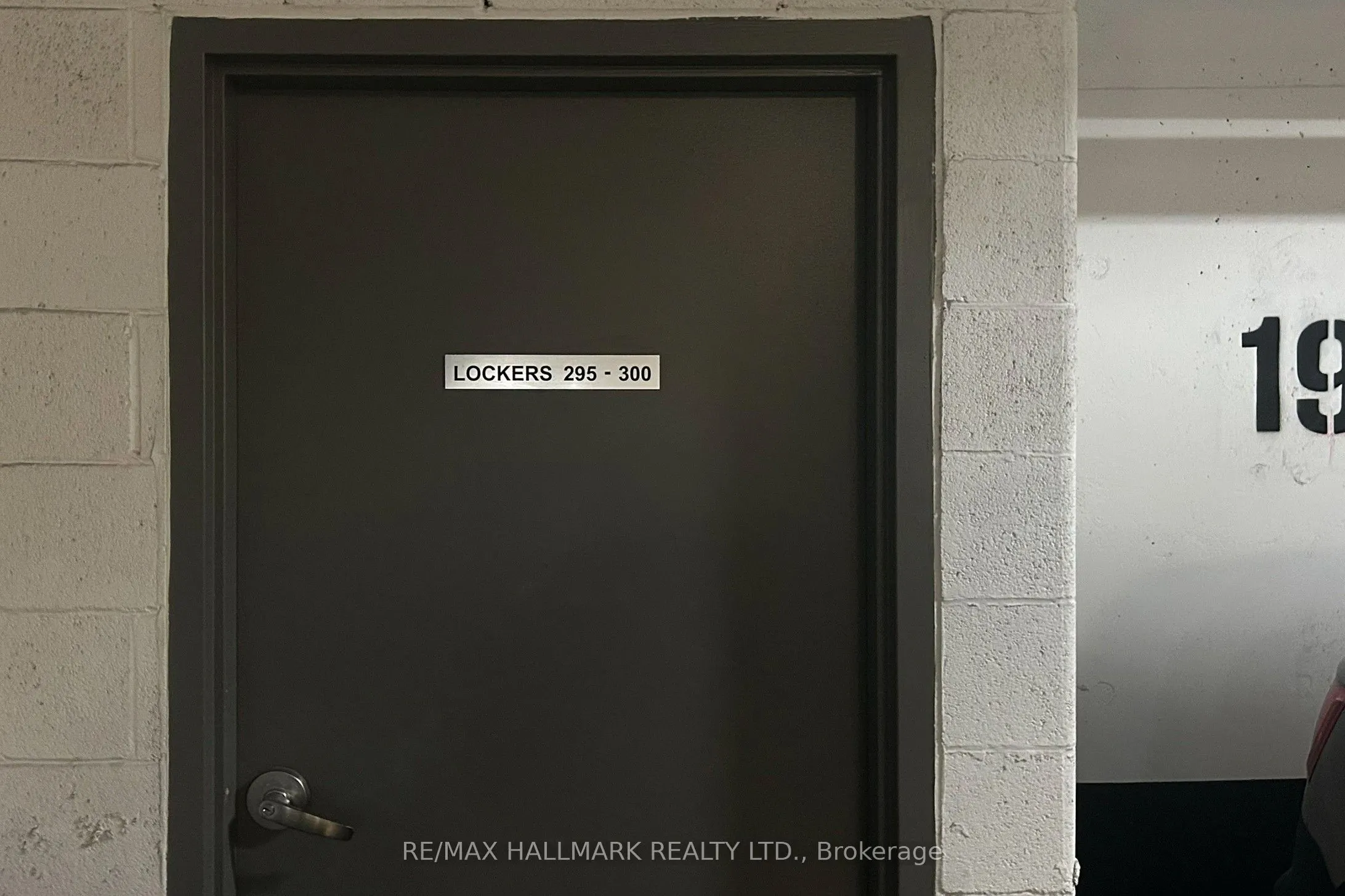 9471 Yonge Street, #327