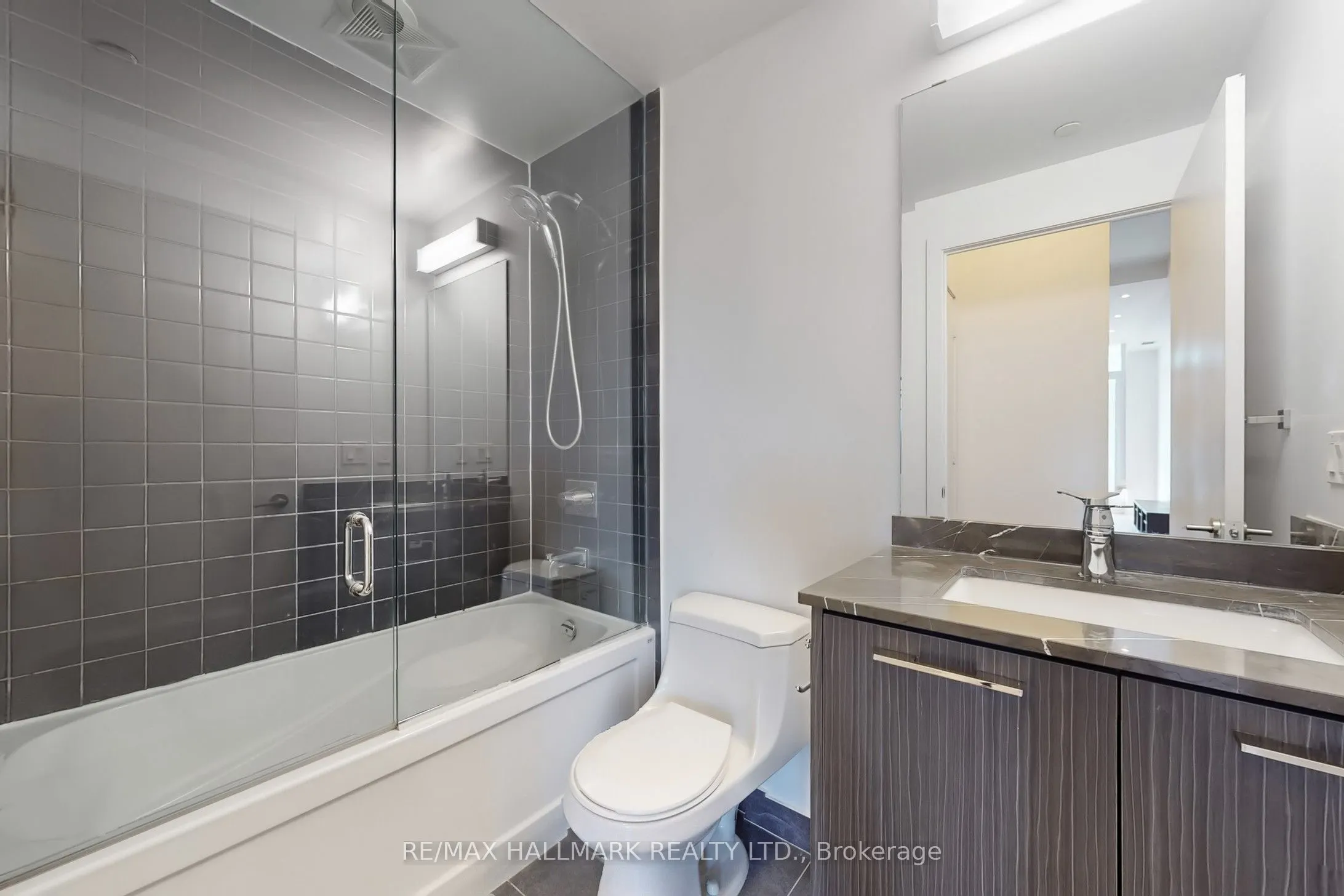 9471 Yonge Street, #327