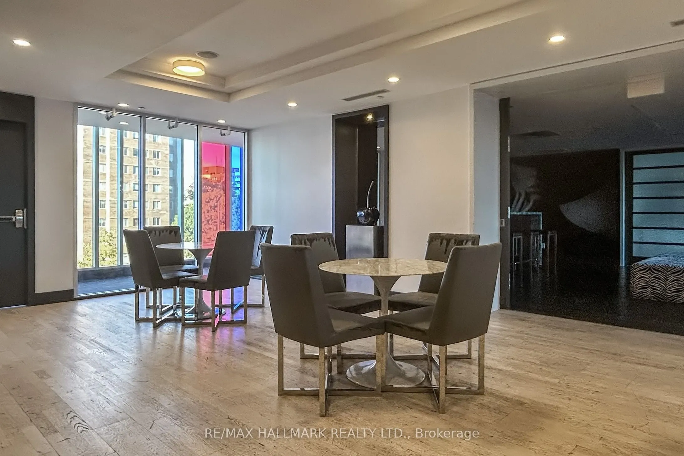 9471 Yonge Street, #327