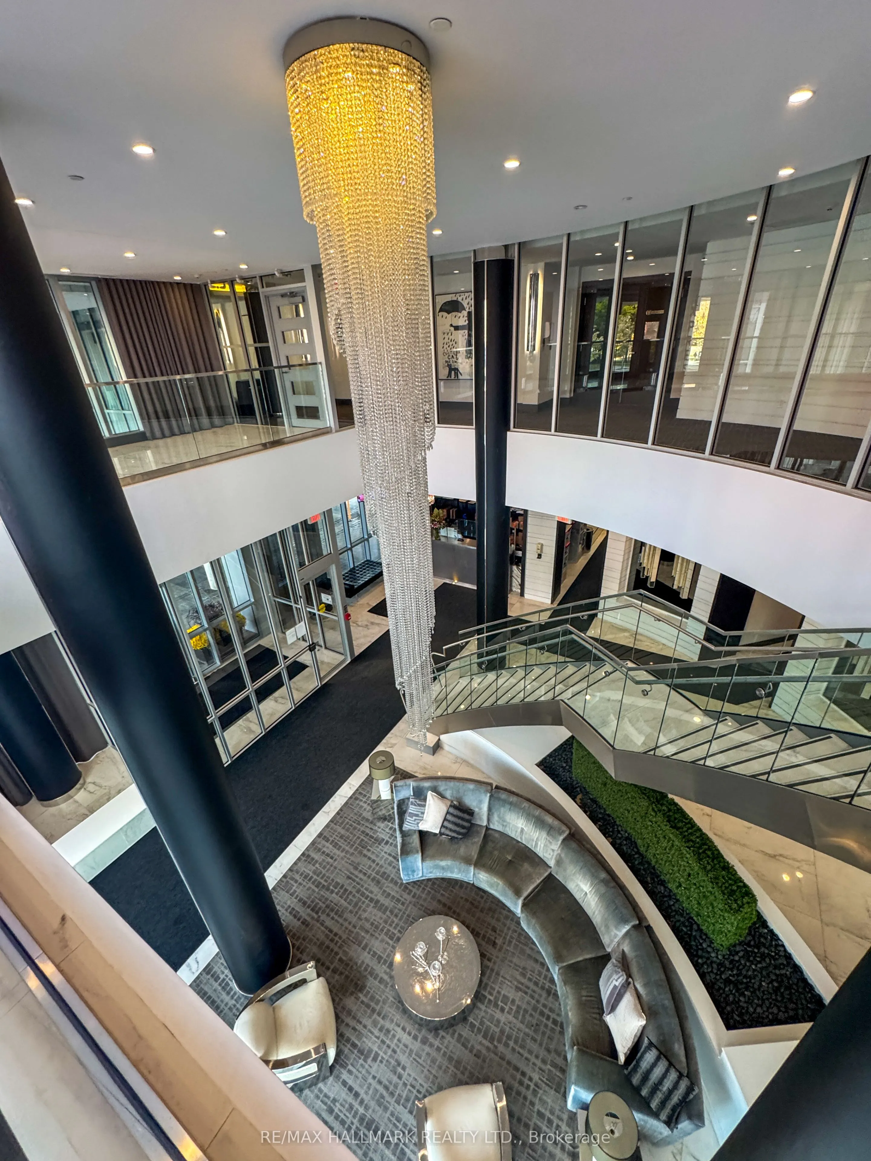 9471 Yonge Street, #327