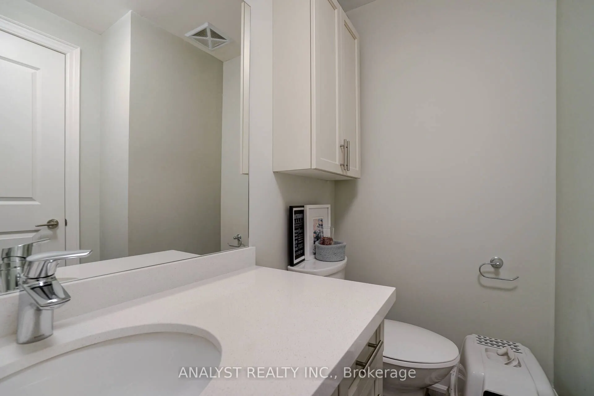 10425 Islington Avenue, #216