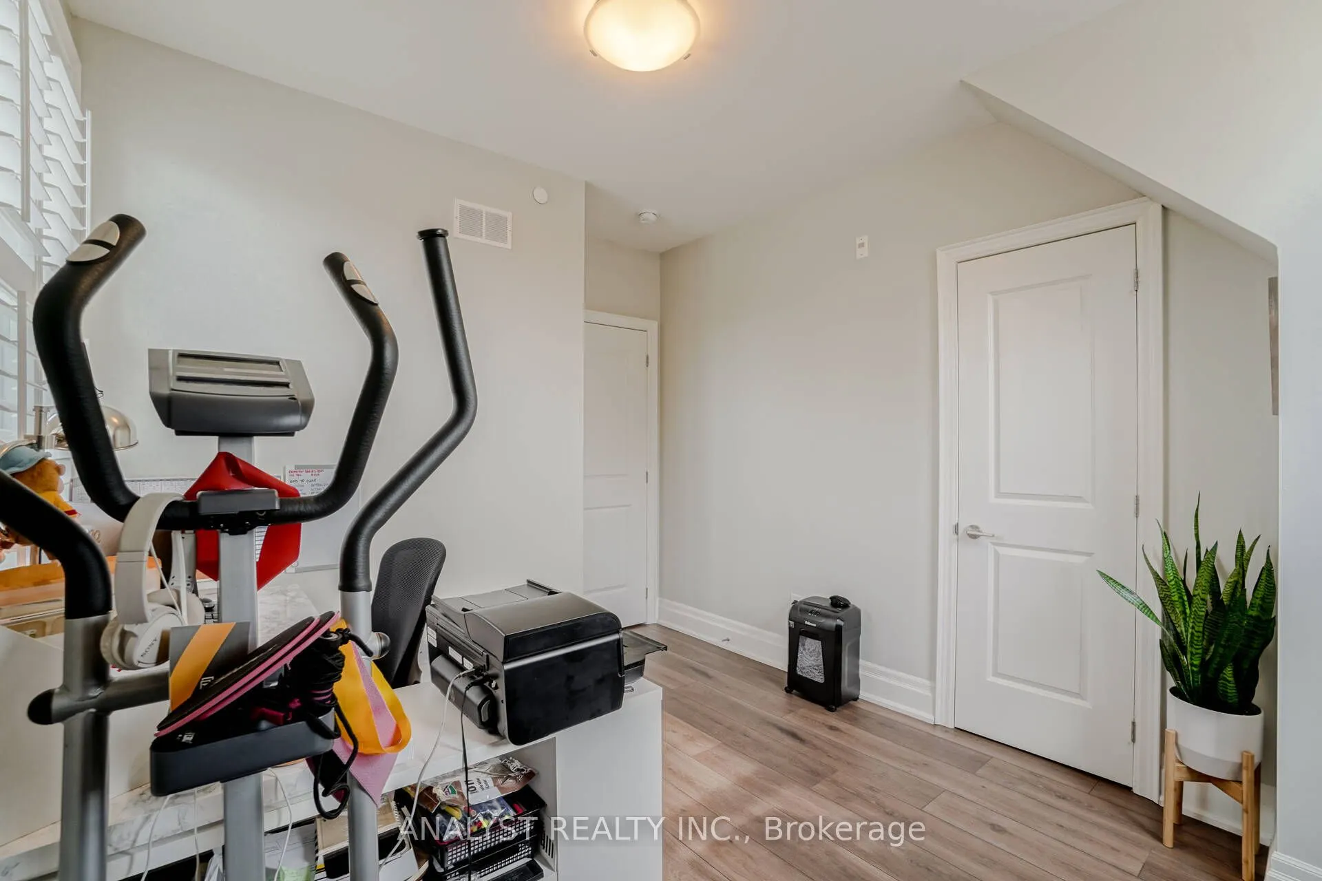 10425 Islington Avenue, #216