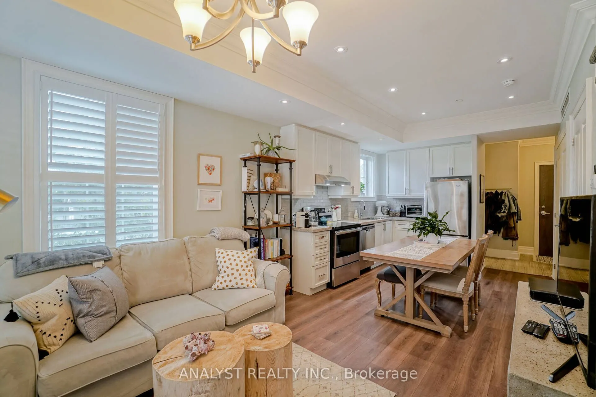 10425 Islington Avenue, #216