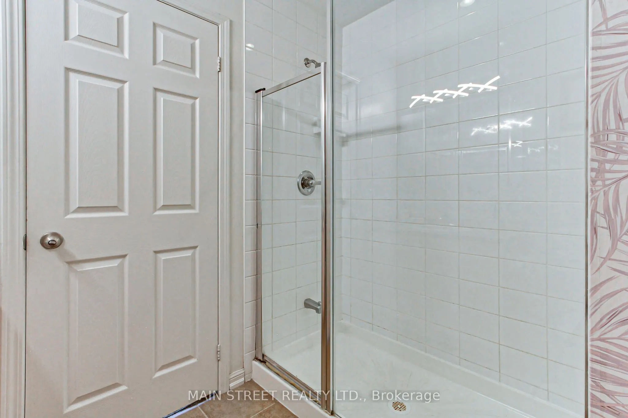 15949 Bayview Avenue