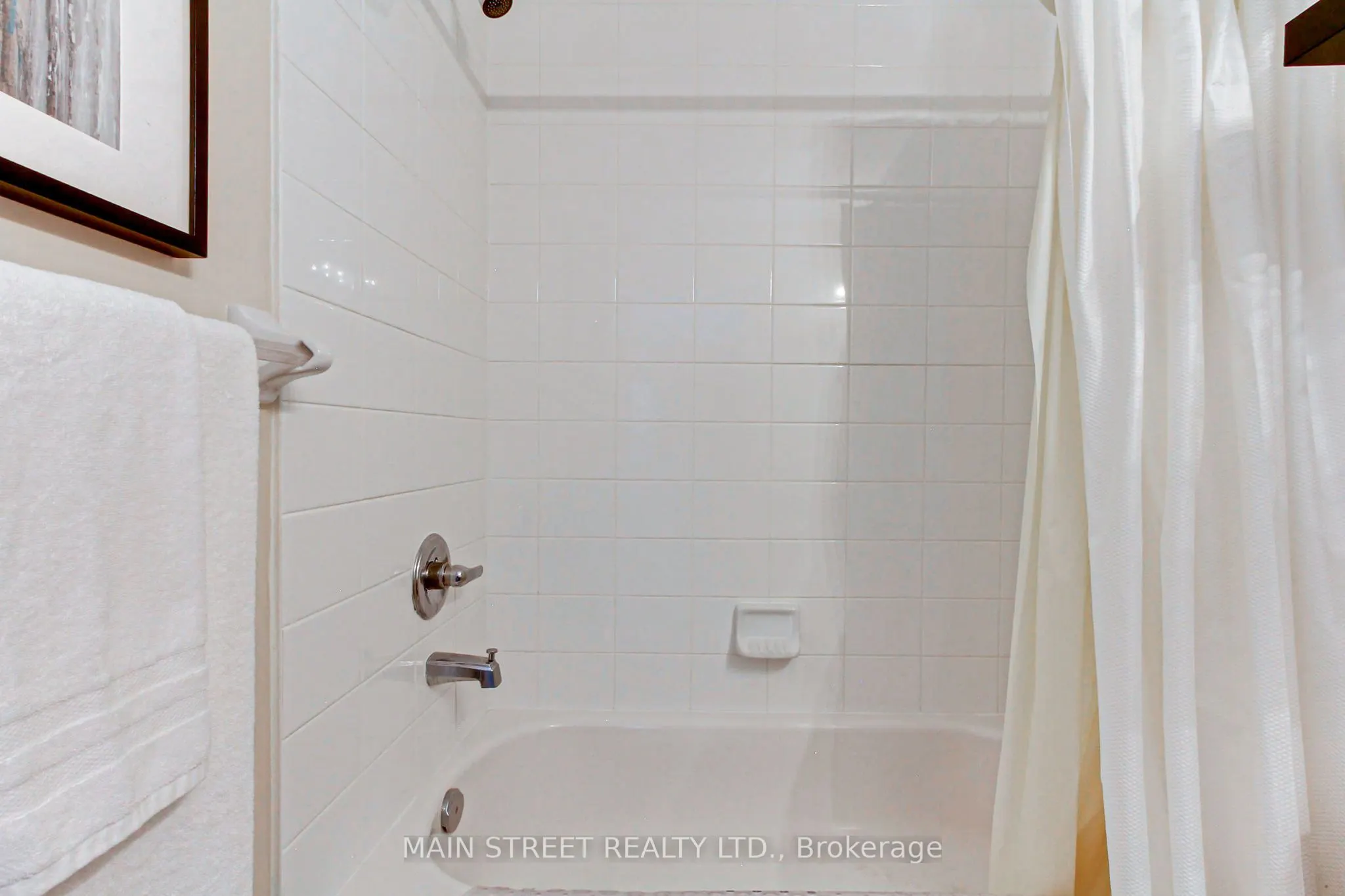 15949 Bayview Avenue