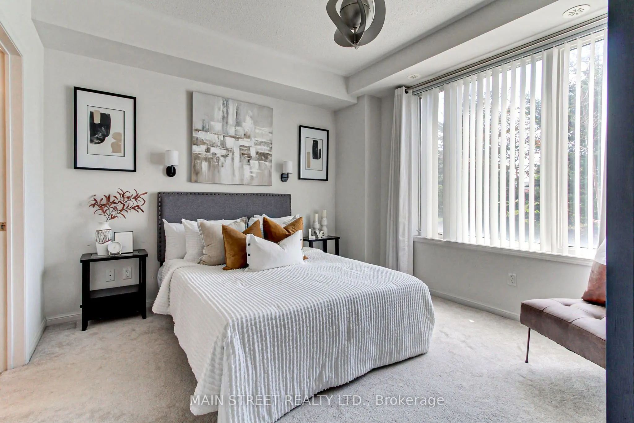 15949 Bayview Avenue