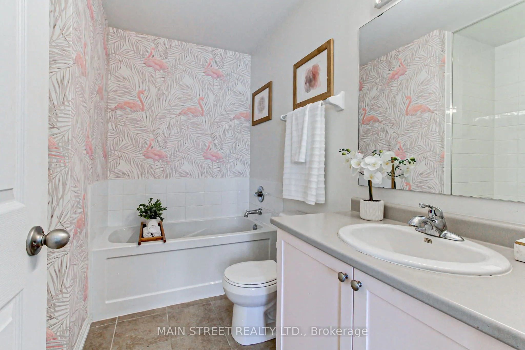 15949 Bayview Avenue