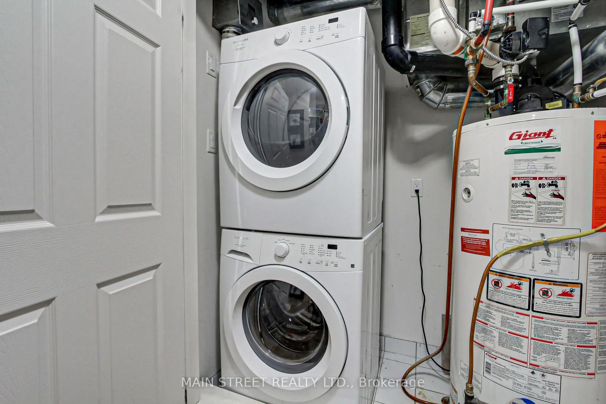 15949 Bayview Avenue